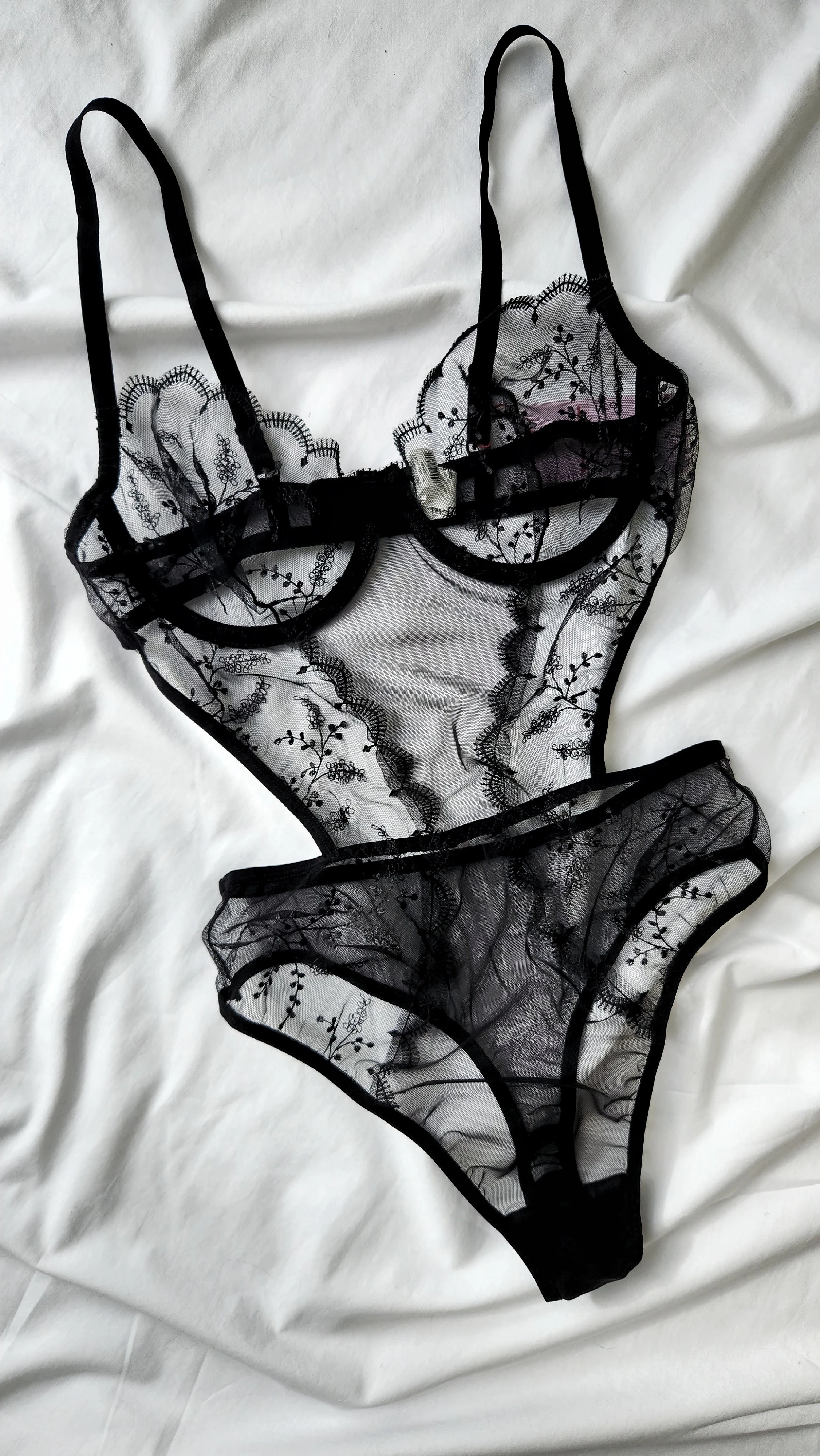 Emily Çiçekli Transparan Bodysuit