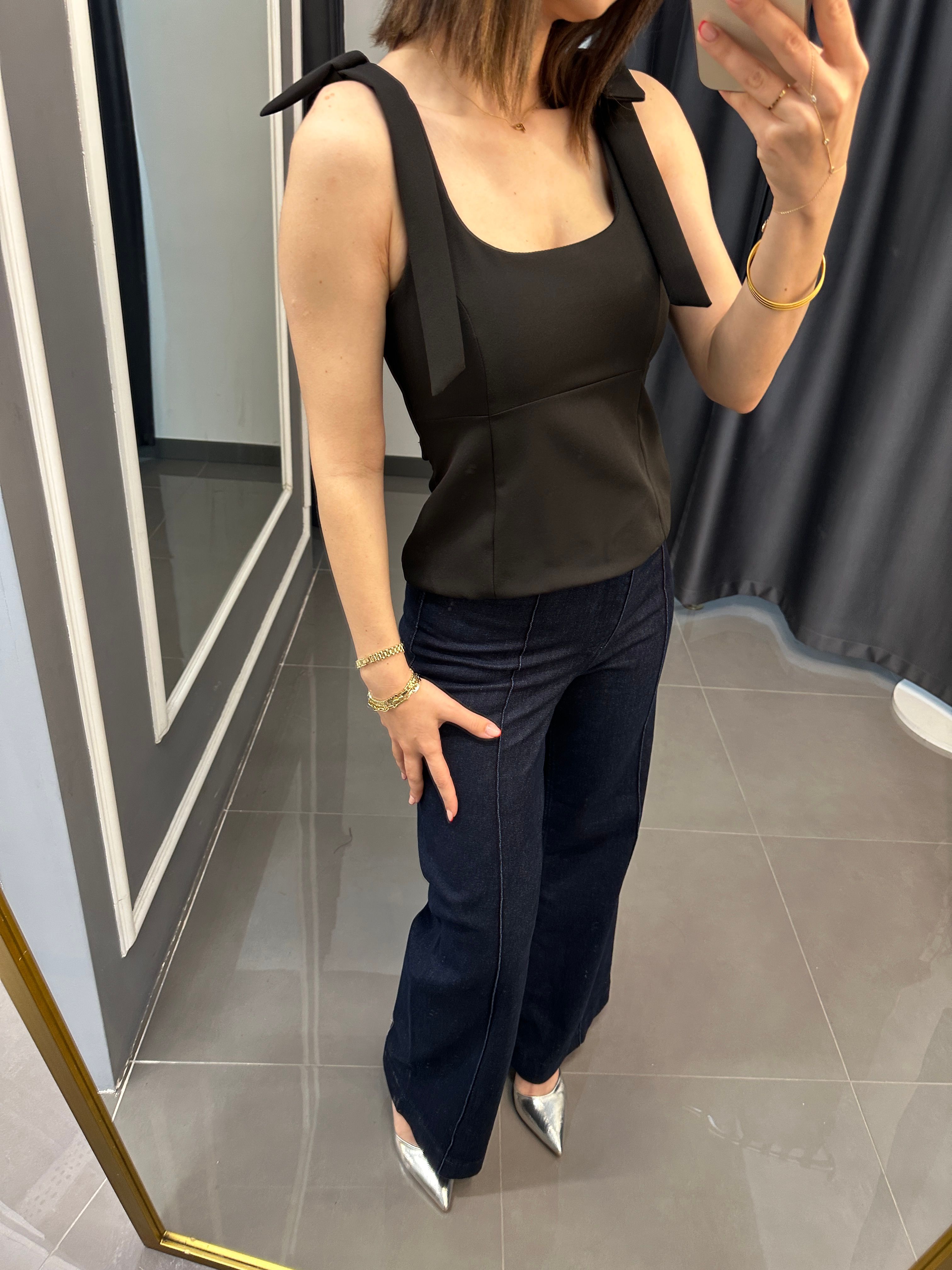 Marka Model Fiyonk Detay Bluz Beyaz
