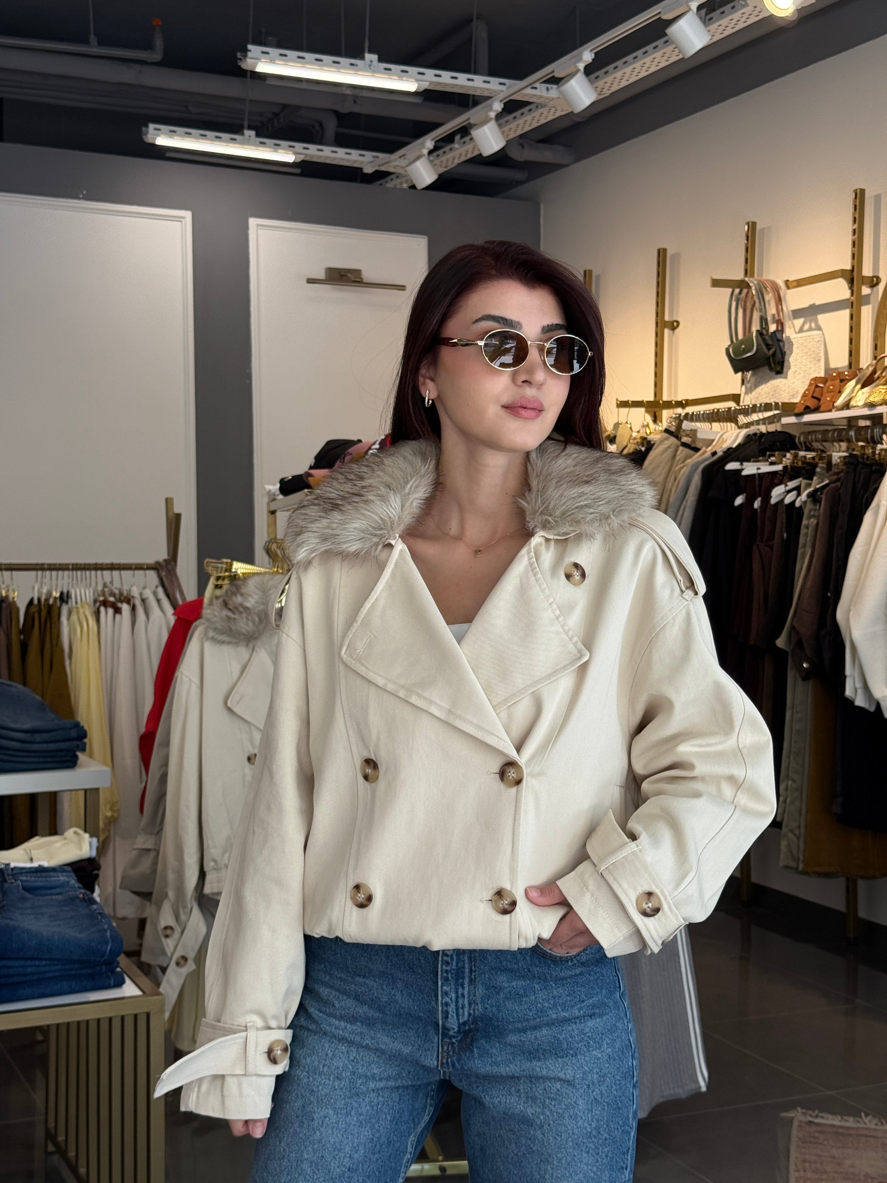 Marka Model Yakası Kürklü Trenç