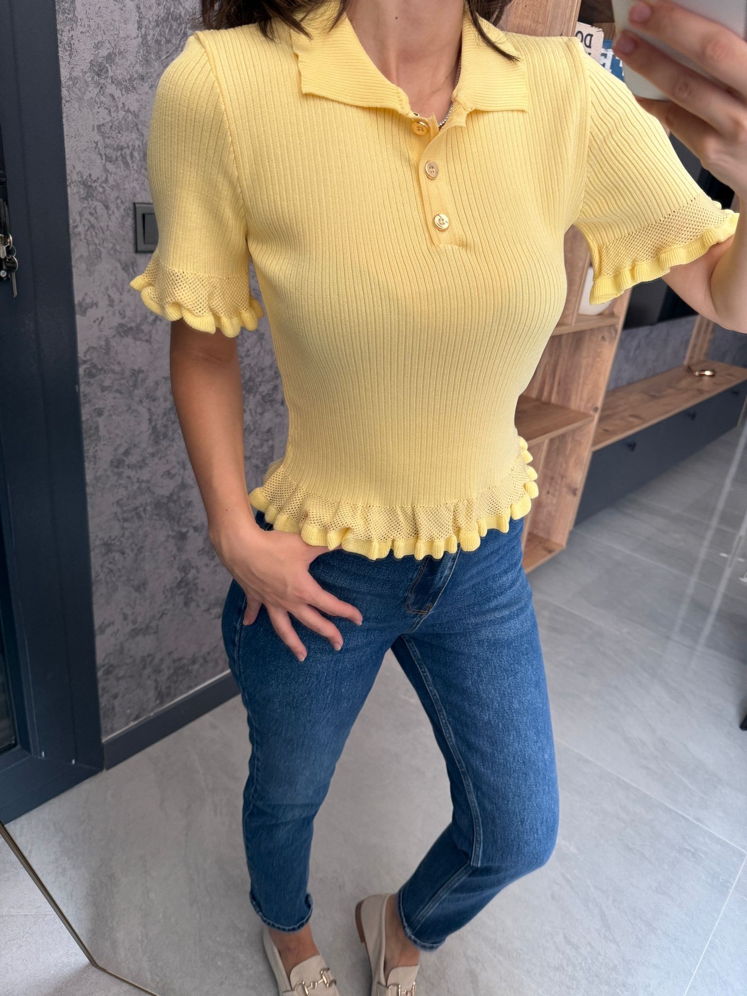 Polo Yaka Düğmeli Fırfırlı Triko Bluz 