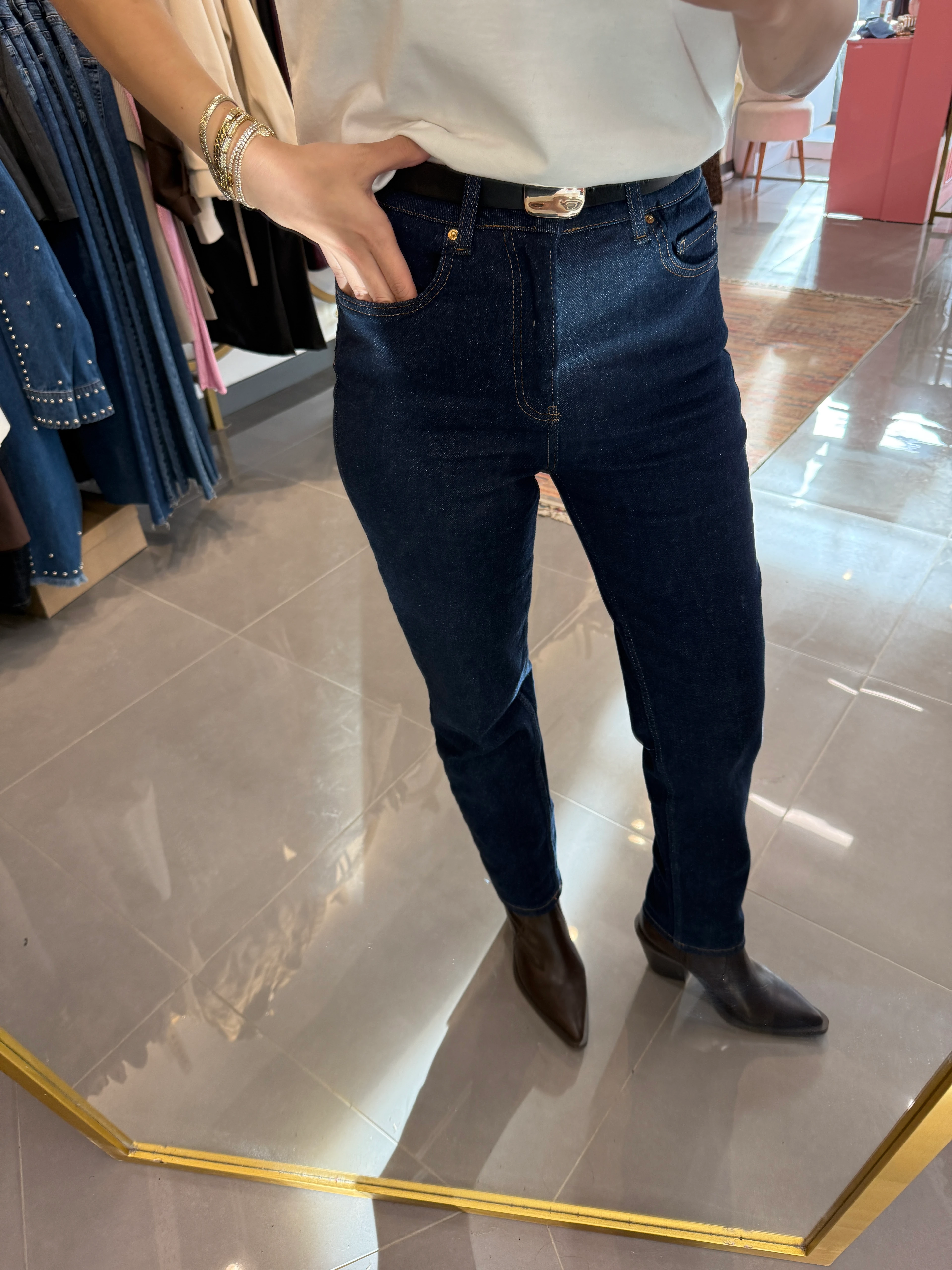 Özel Seri Kemerli Slim Mom Jean Lacivert 