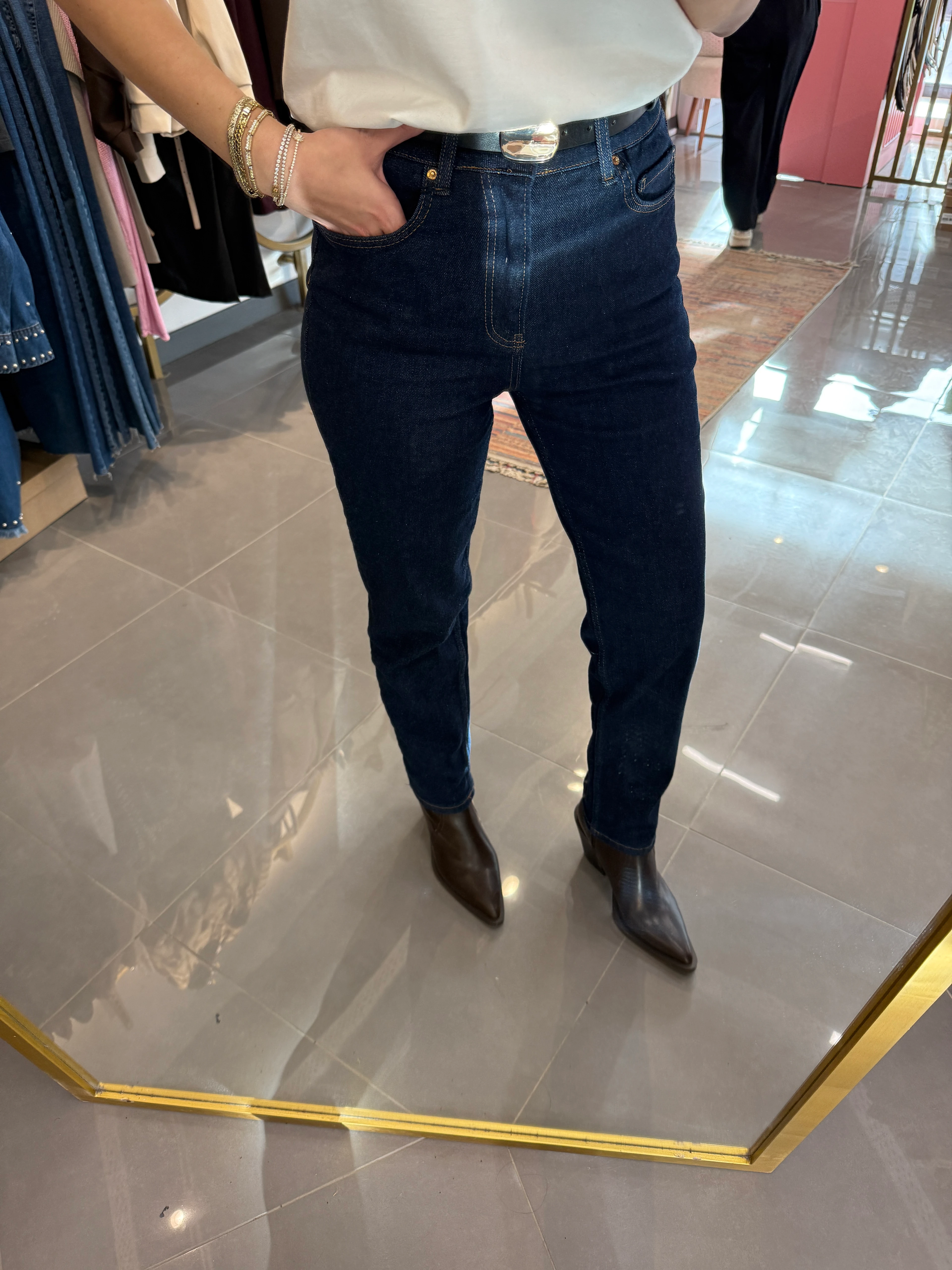 Özel Seri Kemerli Slim Mom Jean Lacivert 