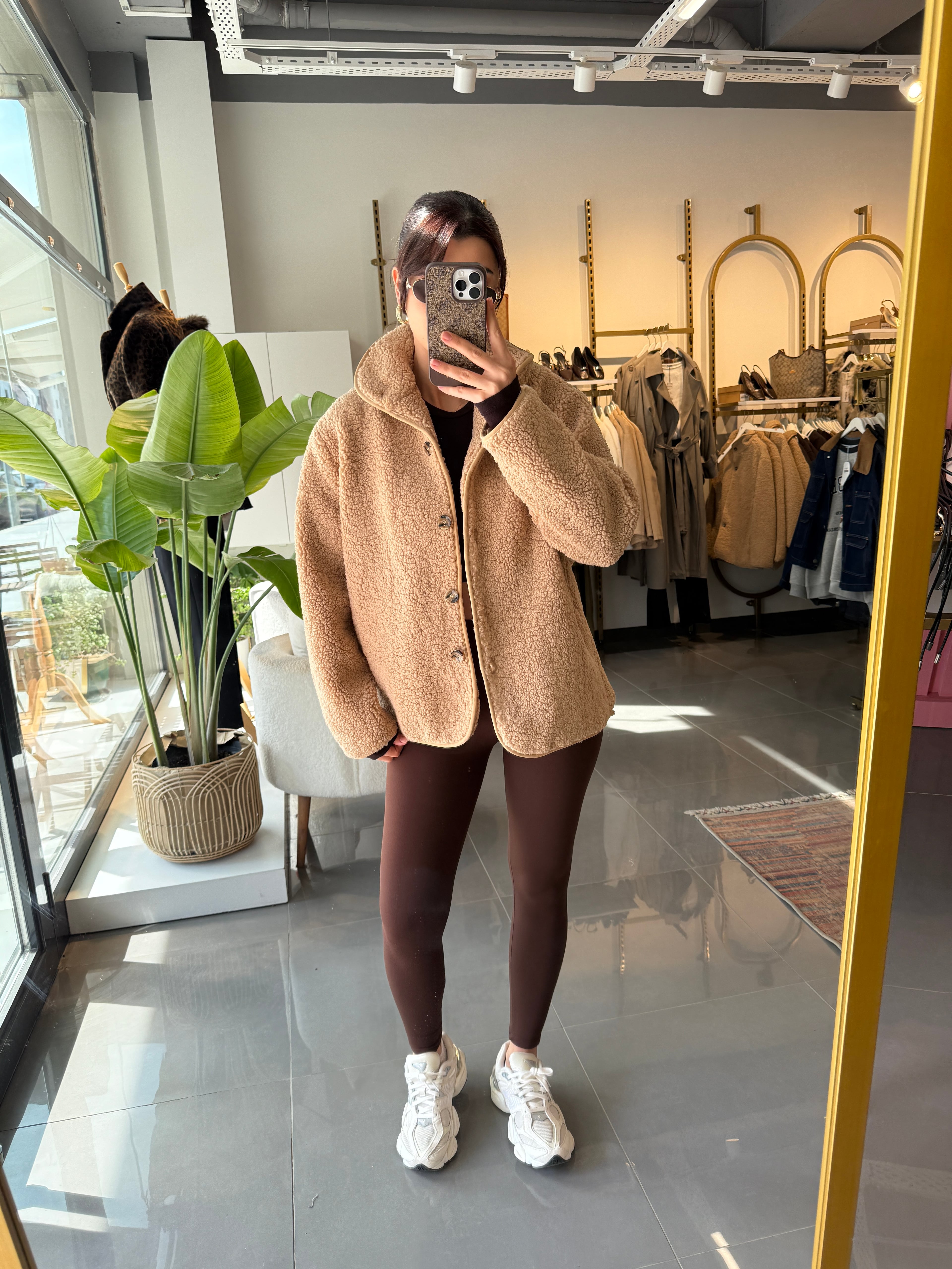 Oysh Model Teddy Mont Bej