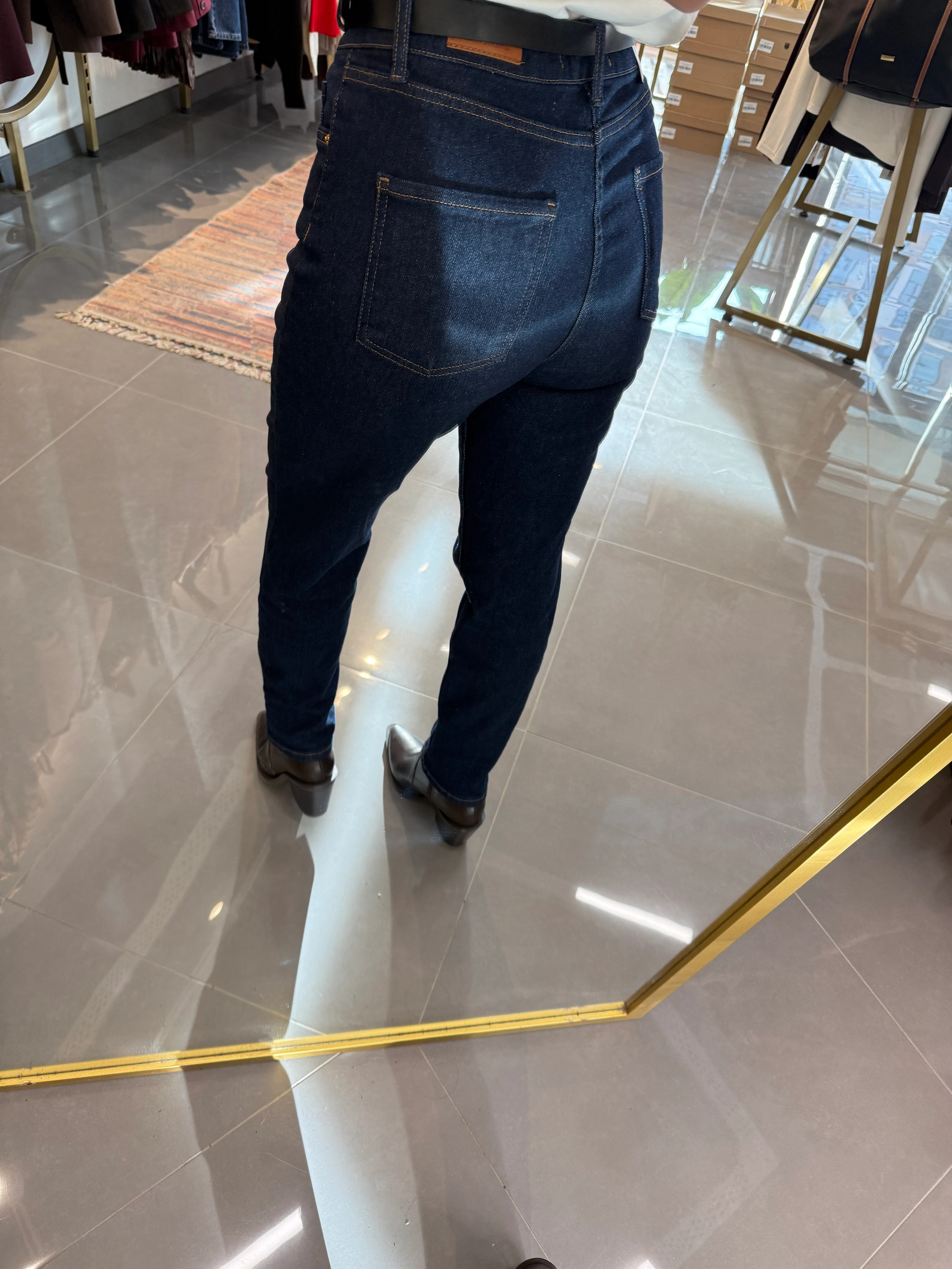 Özel Seri Kemerli Slim Mom Jean Lacivert 