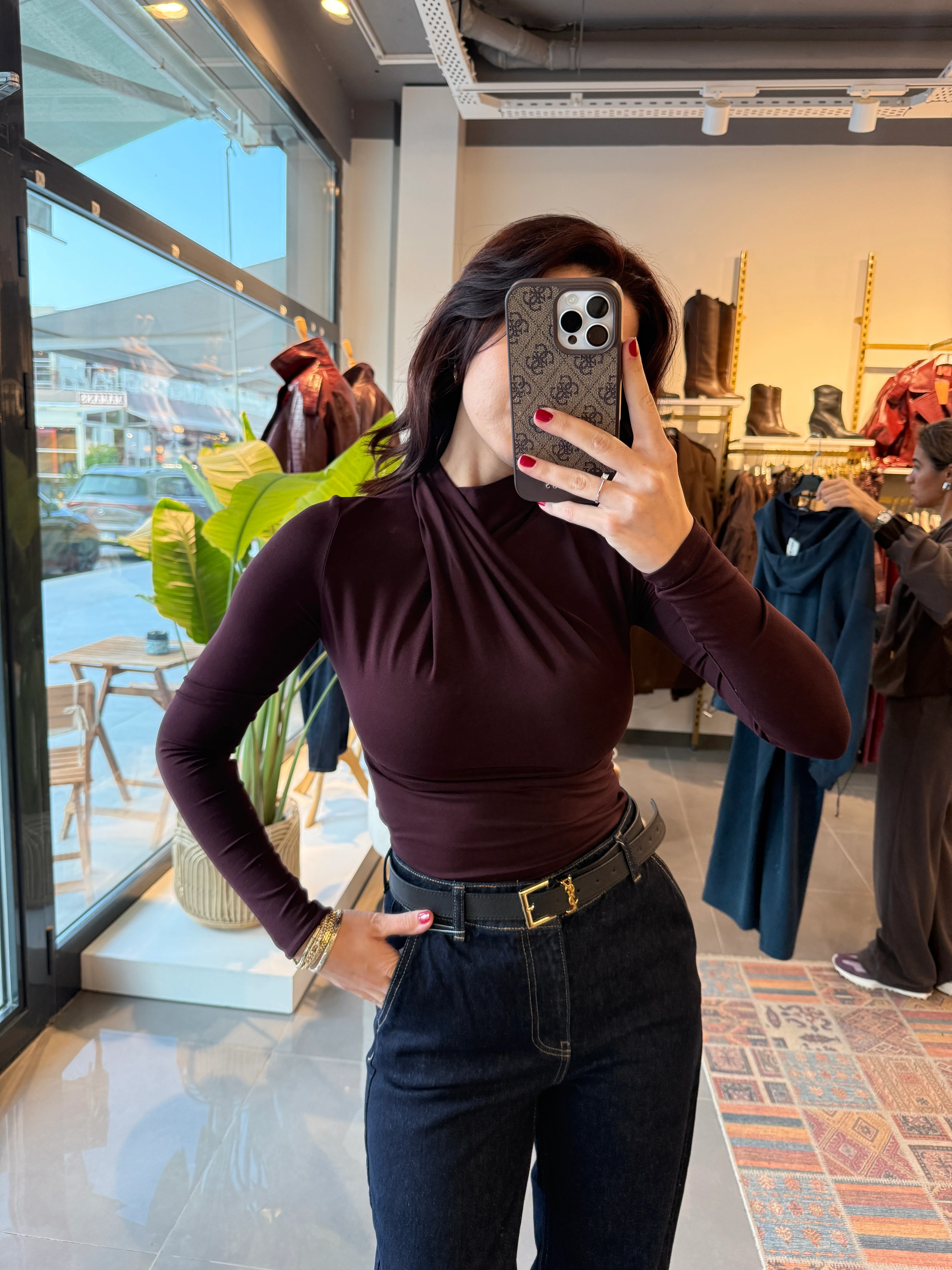 Büzgü Yakalı Bluz