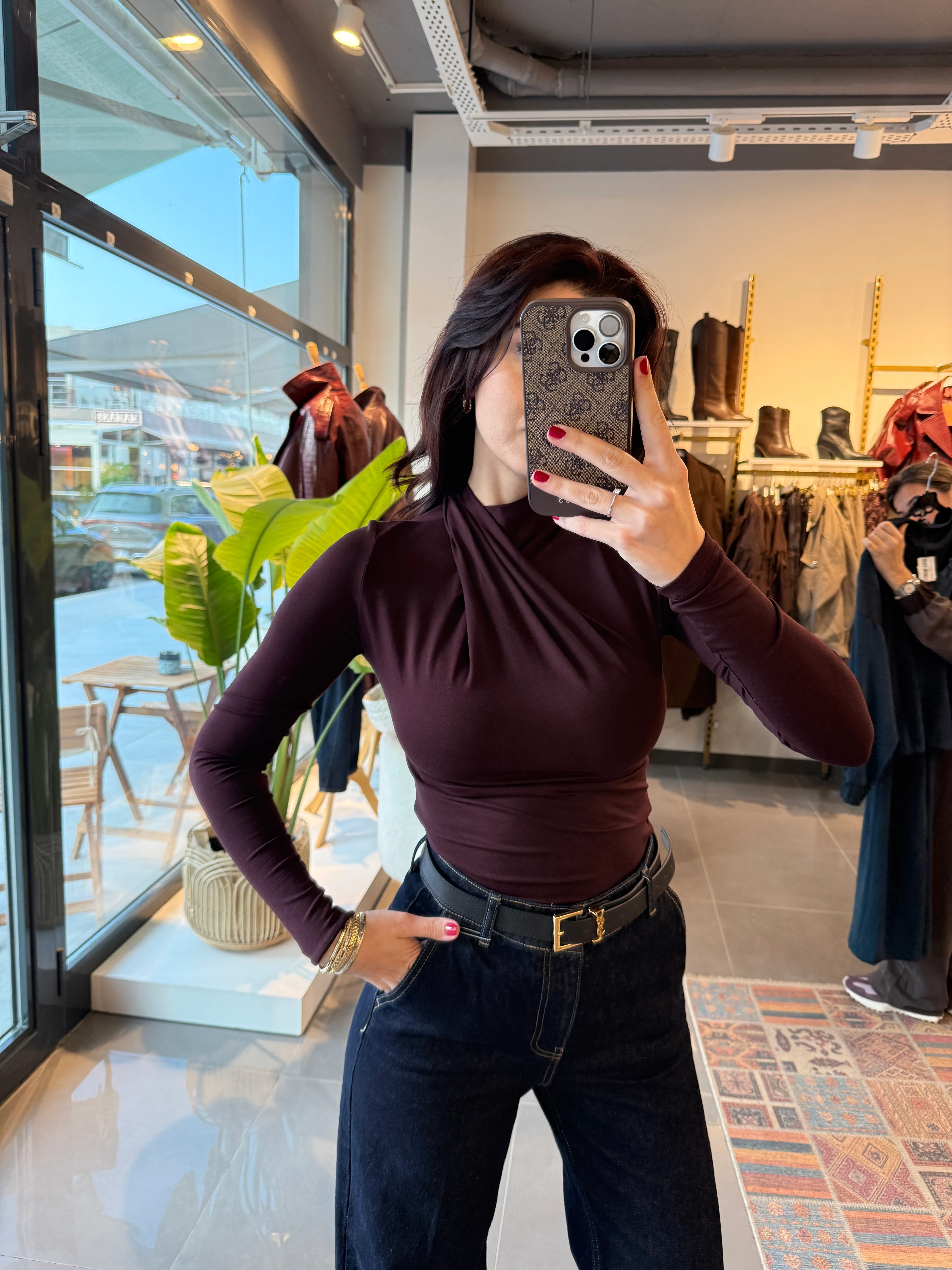 Büzgü Yakalı Bluz