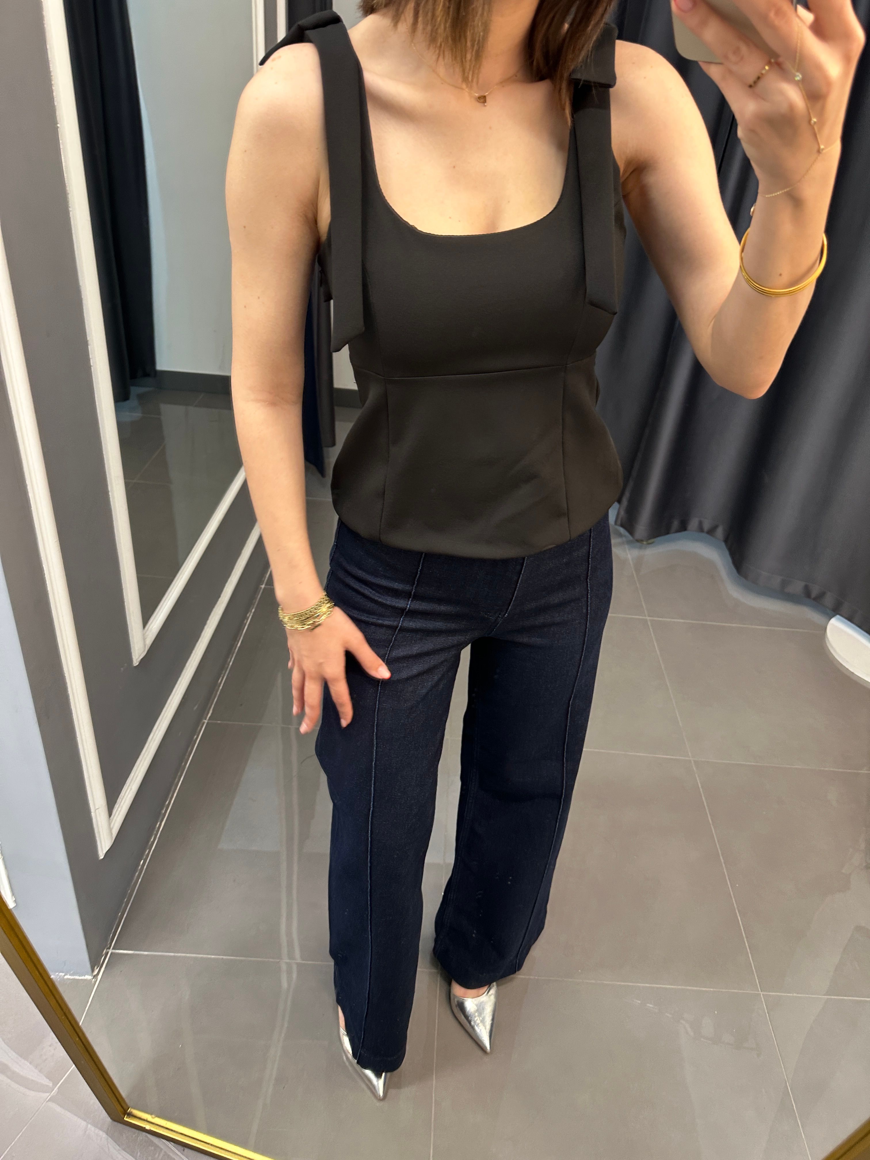 Marka Model Fiyonk Detay Bluz Beyaz