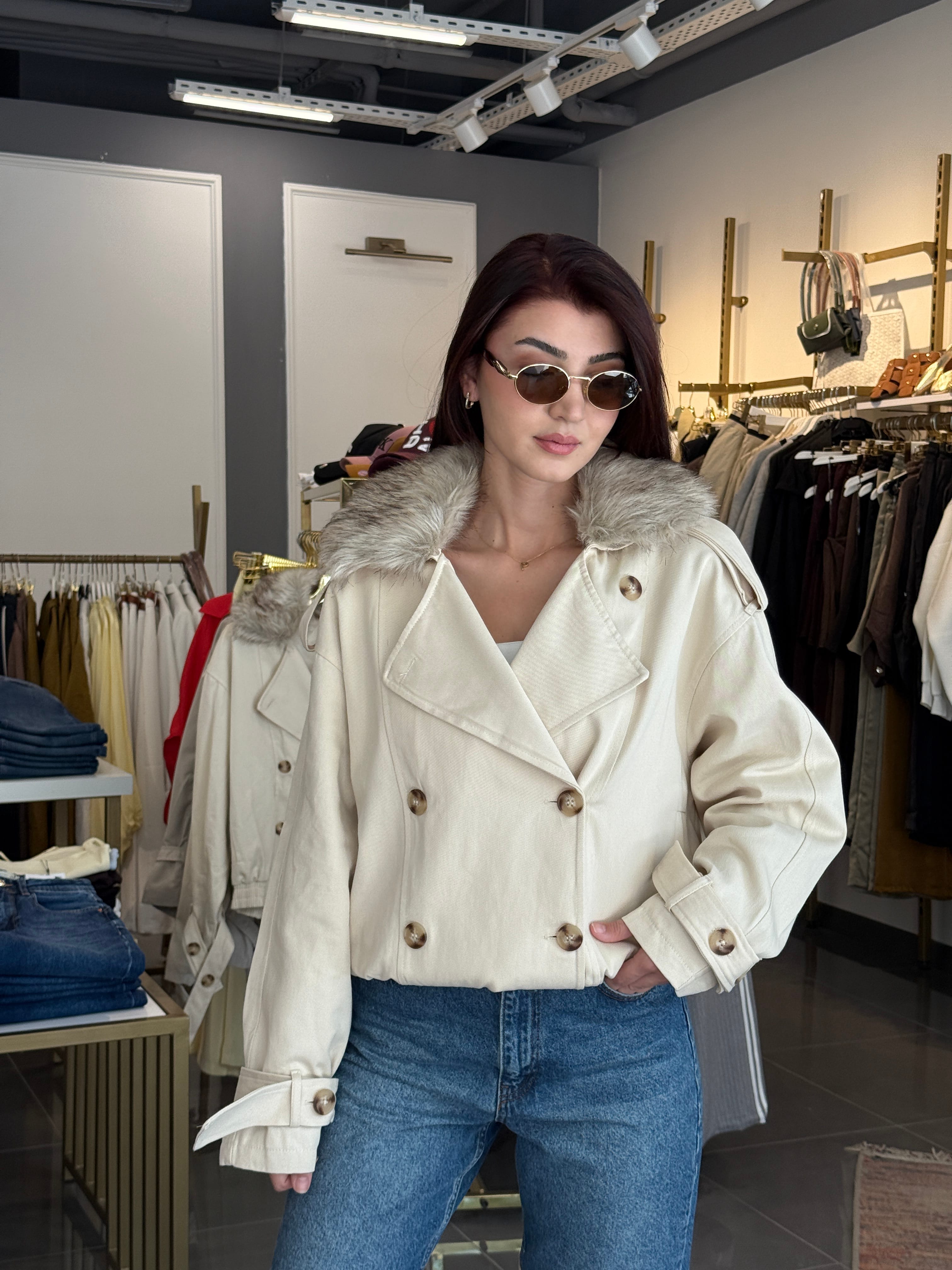 Marka Model Yakası Kürklü Trenç