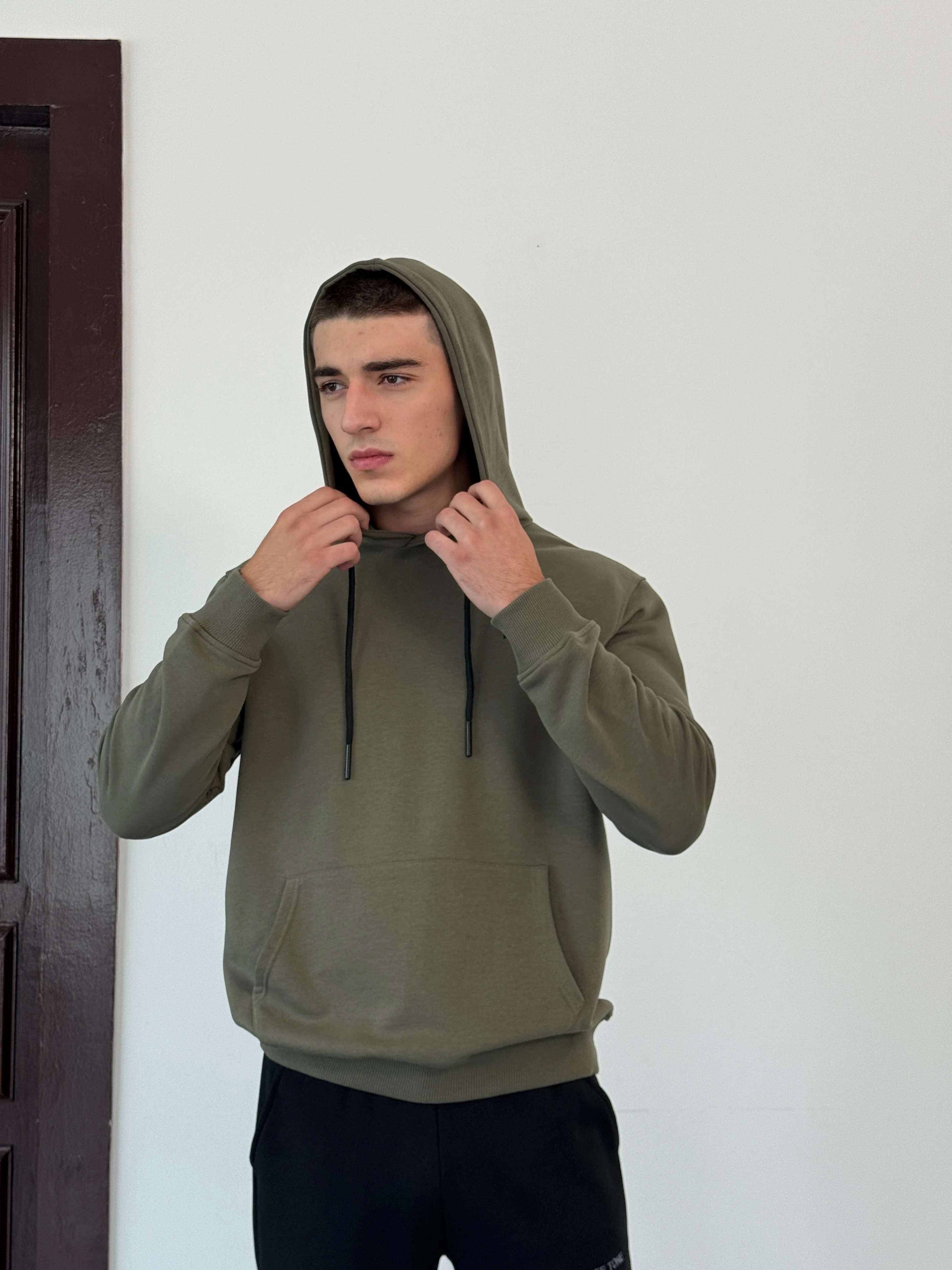 Mevsimlik Üç İplik Diagonel Kumaş Modern İkili HAKİ Kapüşonlu Üst, SİYAH Alt Unisex Eşofman Takımı 