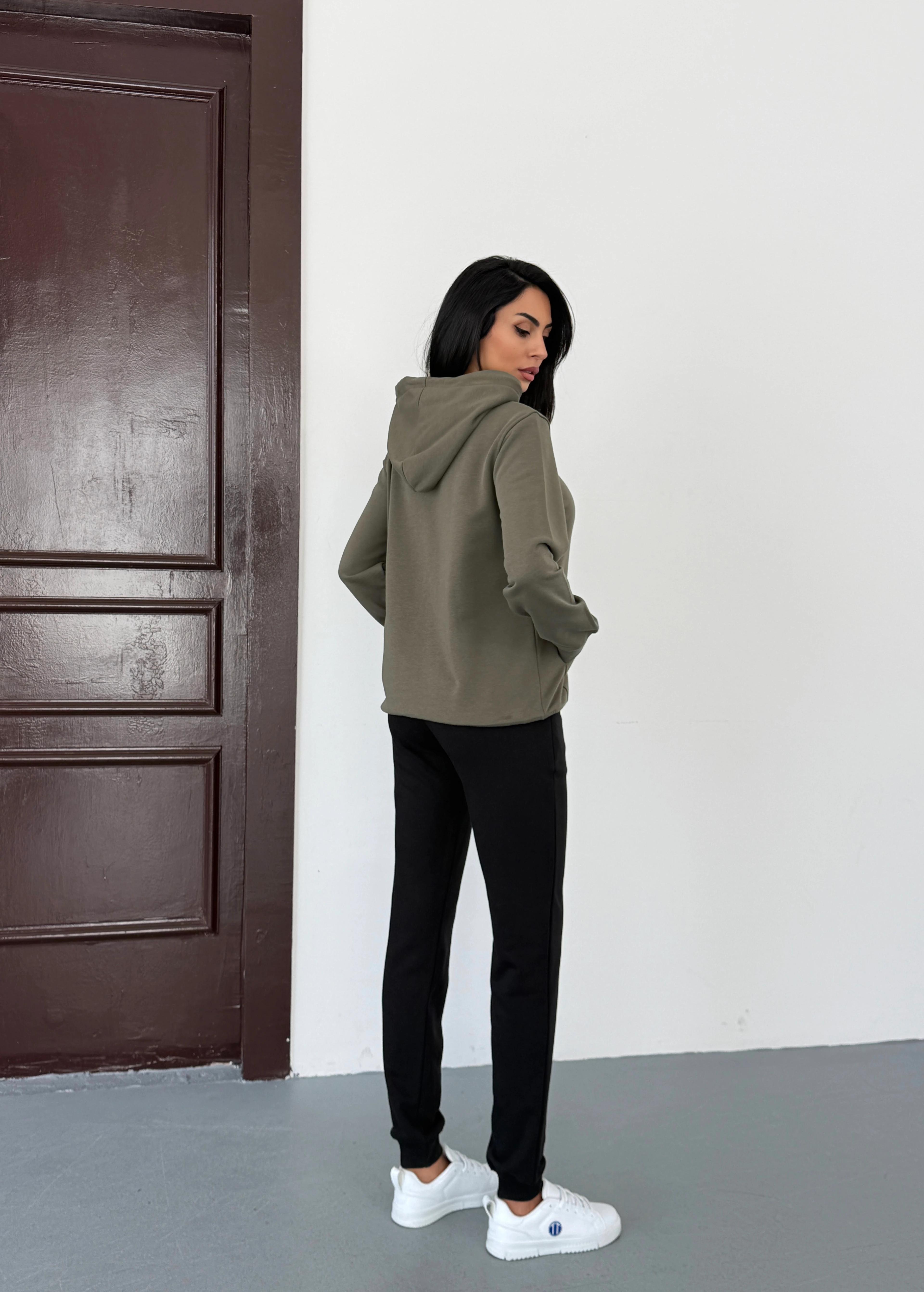 Mevsimlik Üç İplik Diagonel Kumaş Modern İkili HAKİ Kapüşonlu Üst, SİYAH Alt Unisex Eşofman Takımı 