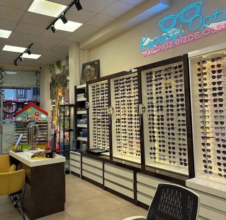 Kilis gözlükçü Kepekçi Optik mağaza içi