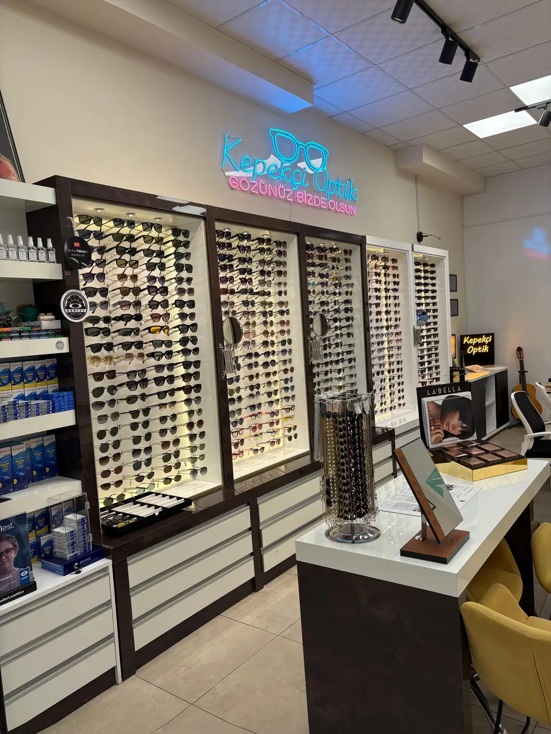 Kepekçi Optik mağaza içi görünüm