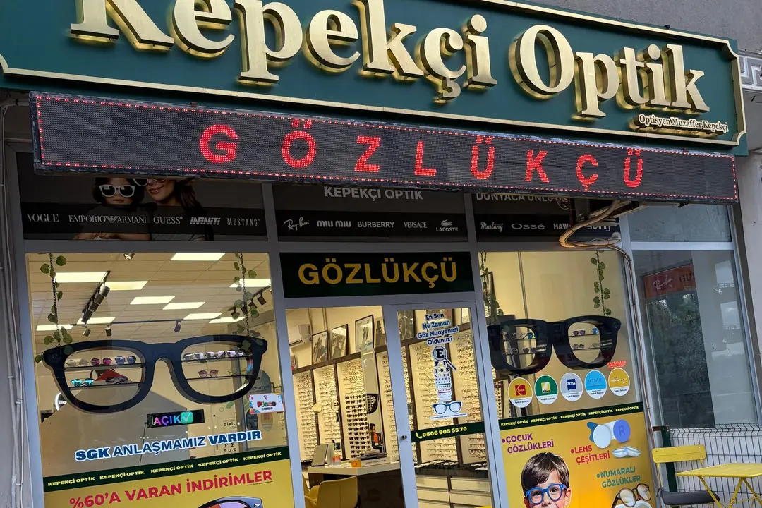 Gözlüğünüzün ayarını yaptırmak ya da ultrasonik temizliği için mağazamıza uğrayabilirsiniz.