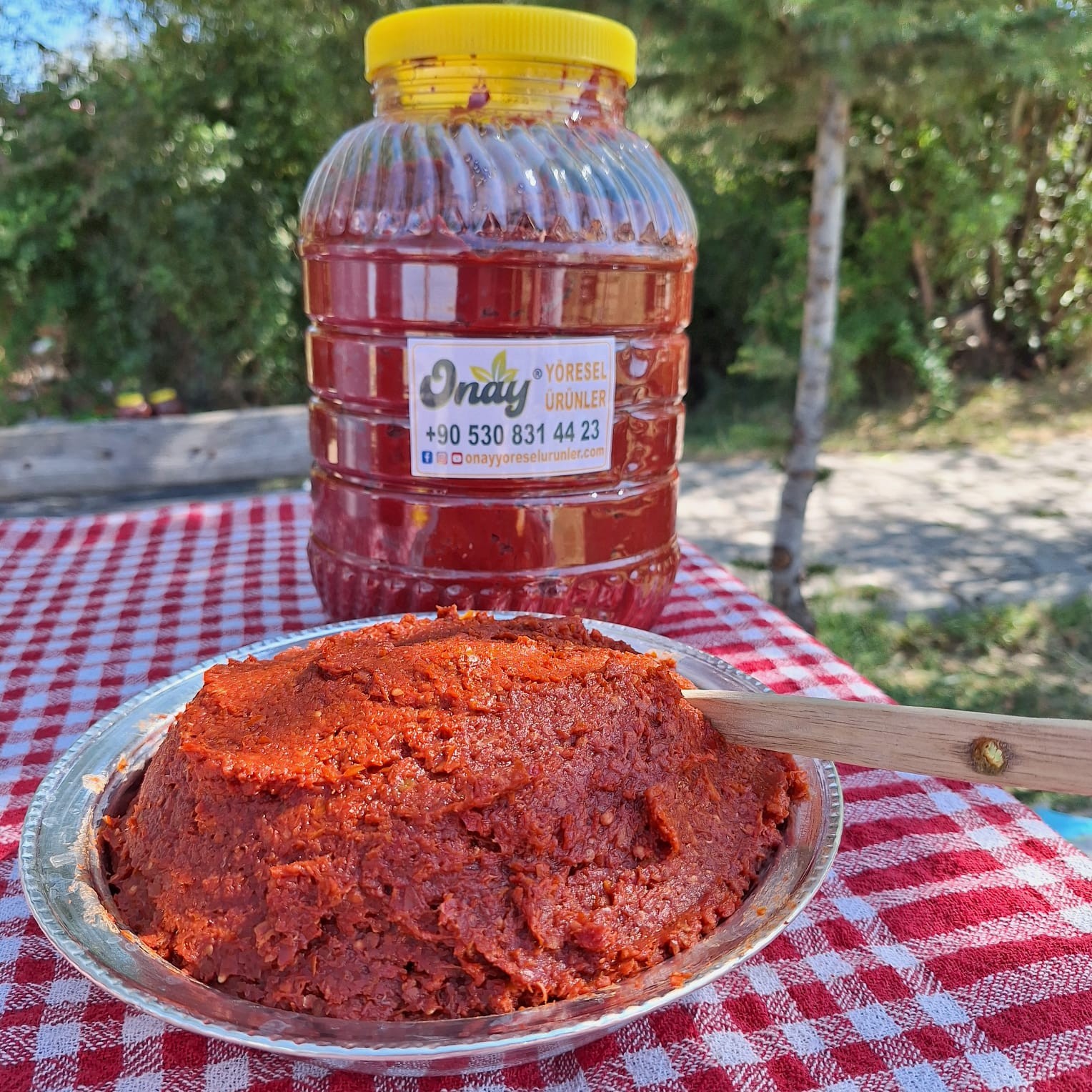 Acı Biber Salçası 4 Kg Alana 1 Kg Bedava