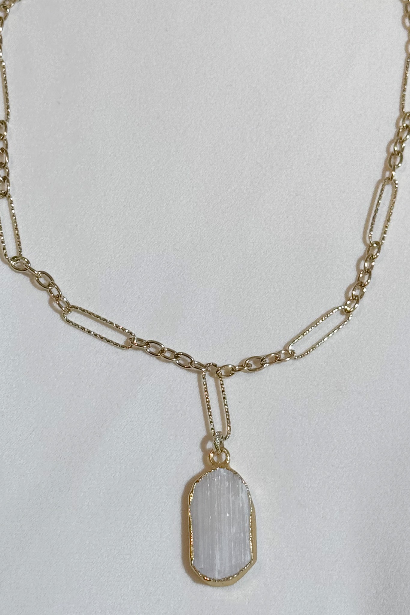 "Luna Veil" Kolye