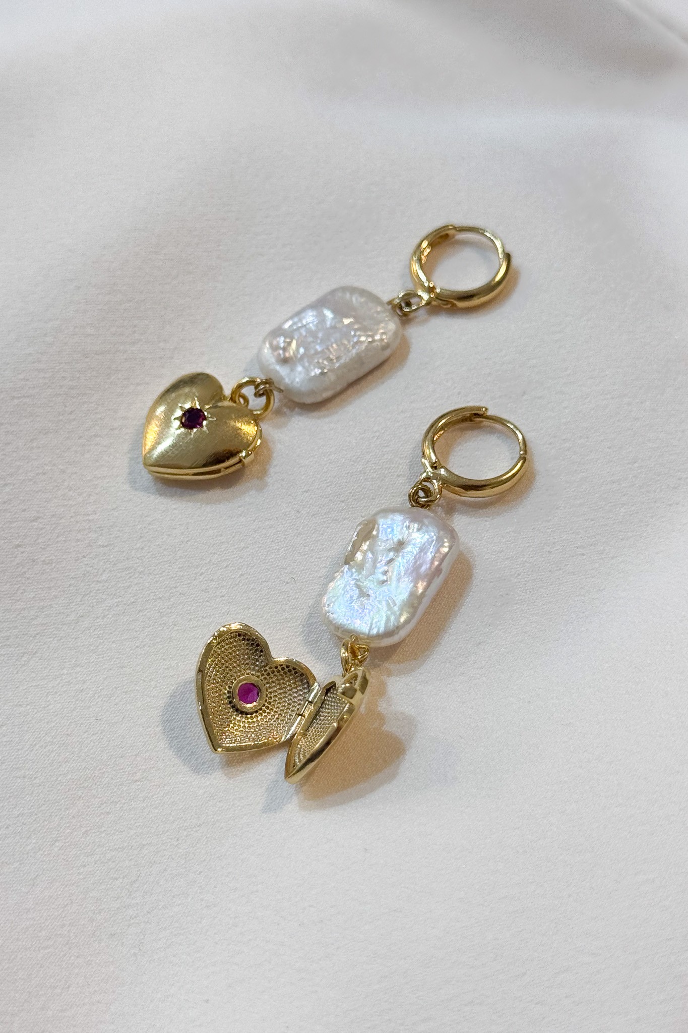 Gold Gerçek Mayorka İncili Kalpli Locket Küpe