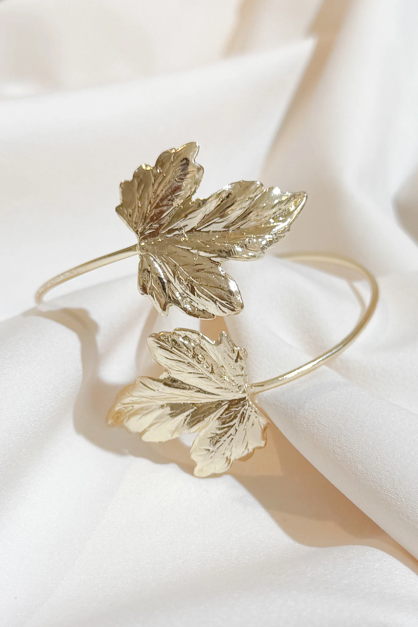 Altın Kaplama Yapraklı Pazı Bileklik