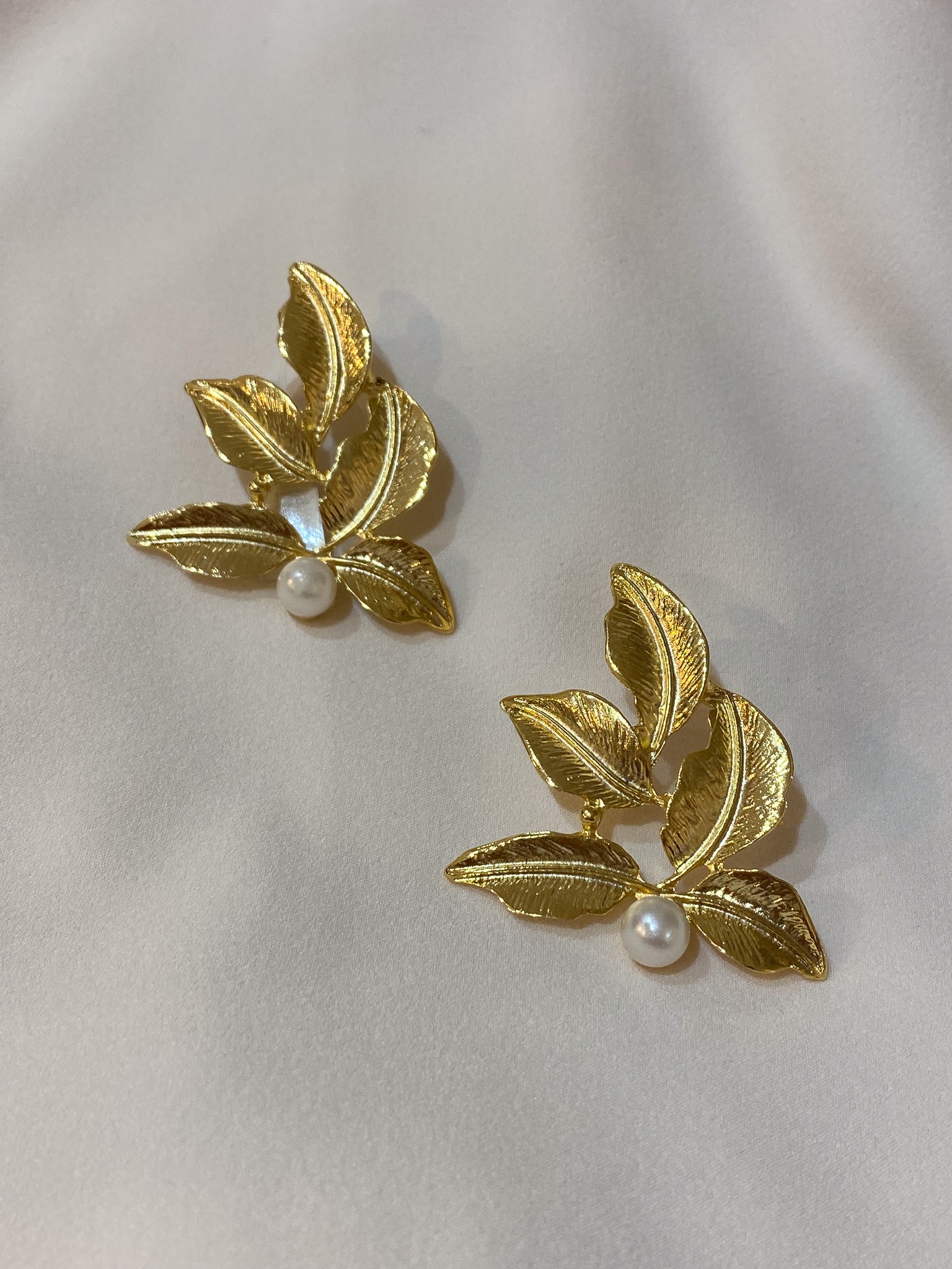 Helenistik Yaprak Detaylı Gold Küpe