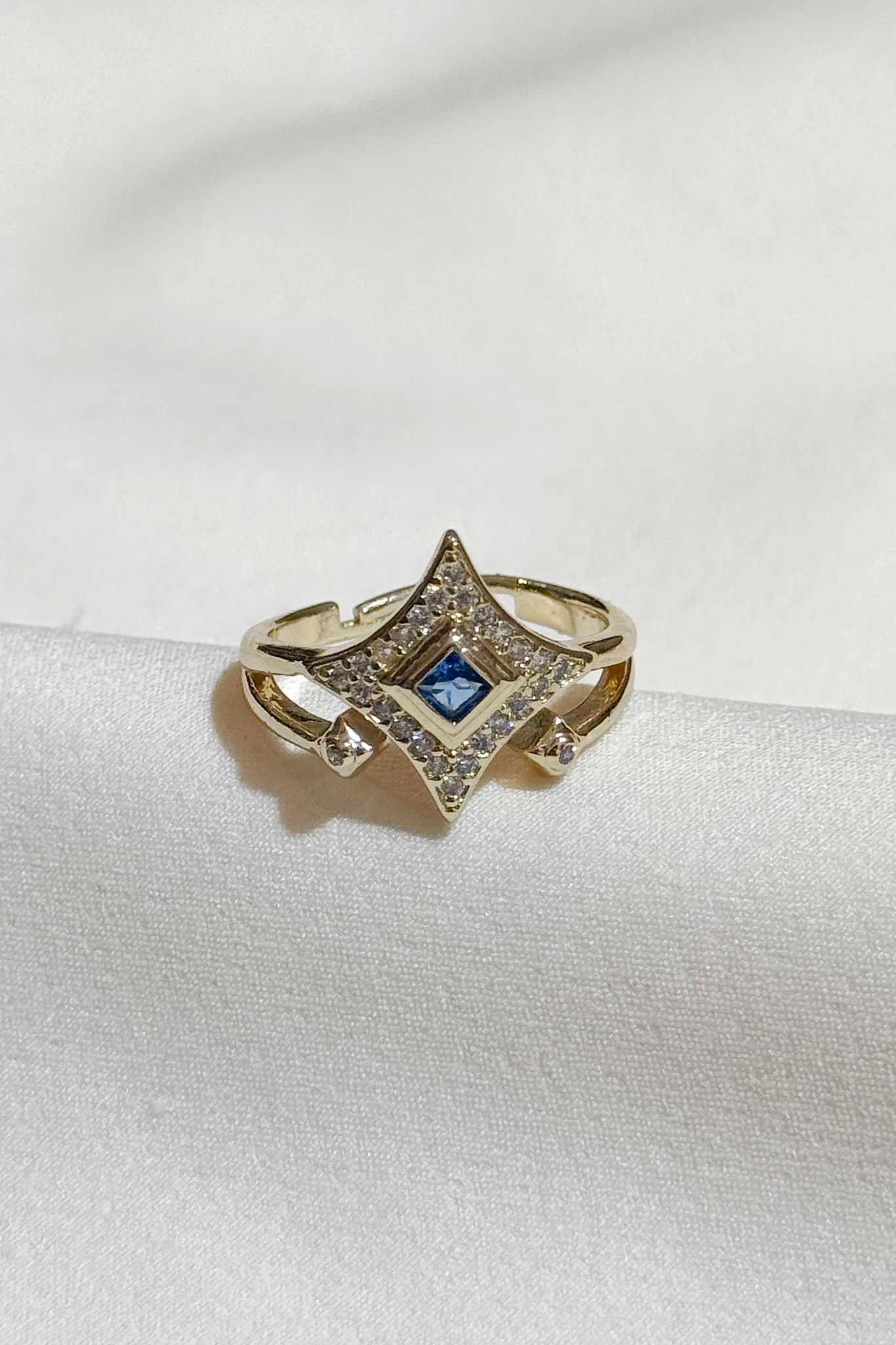 "Blue Empress" Yüzük