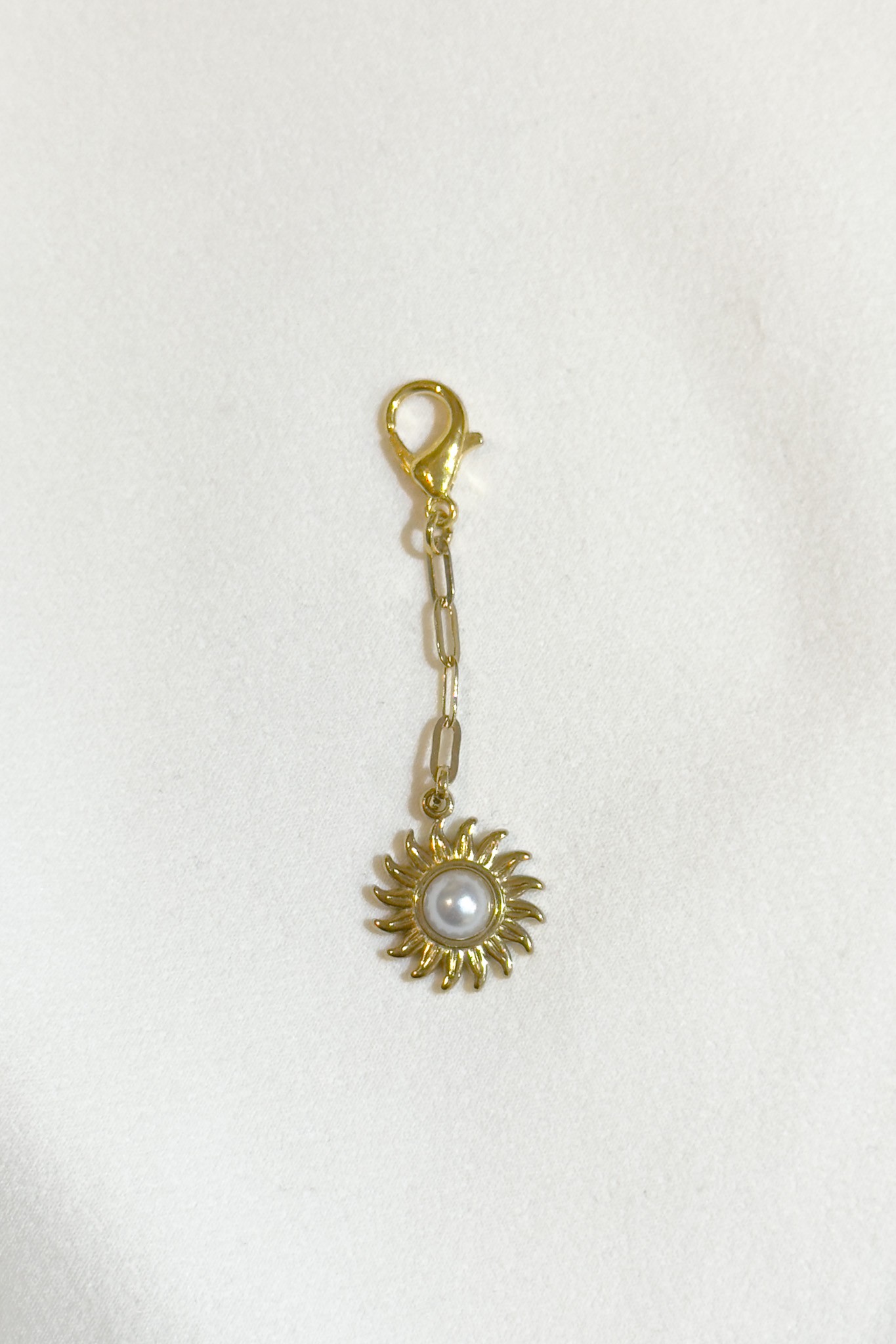Gold Güneş Çelik Charm