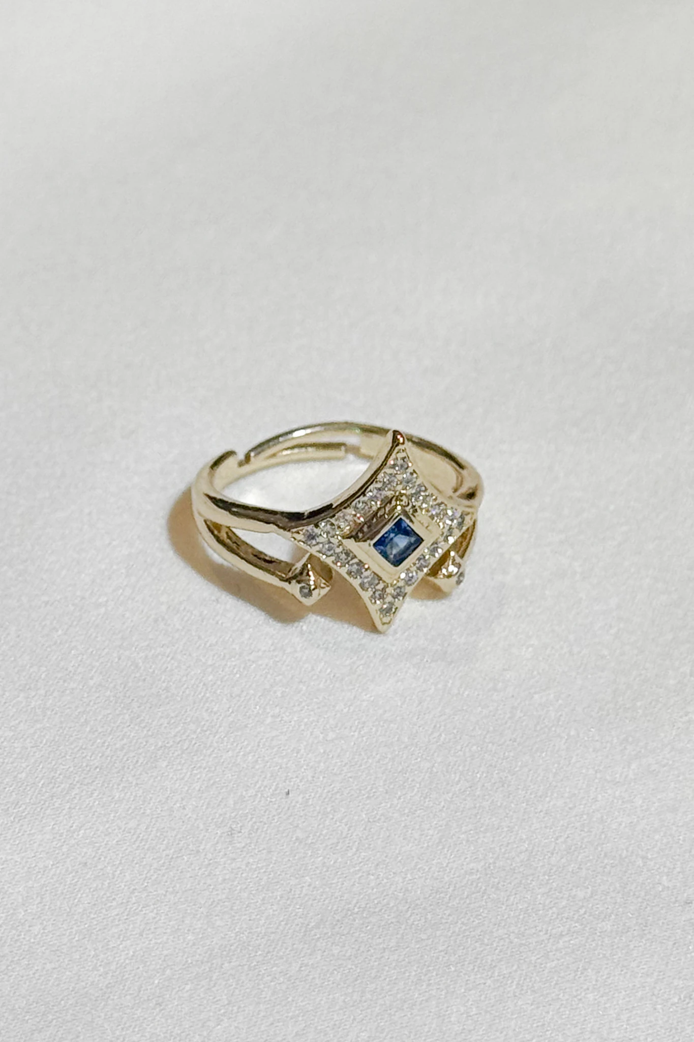 "Blue Empress" Yüzük