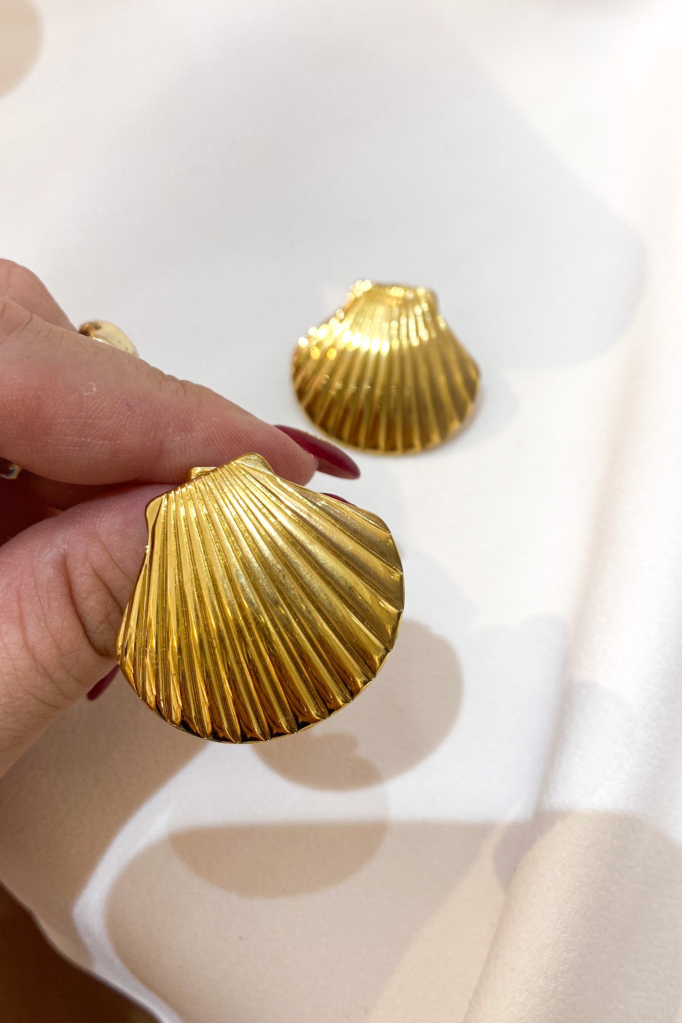 Gold Kararmaz Midye Küpe