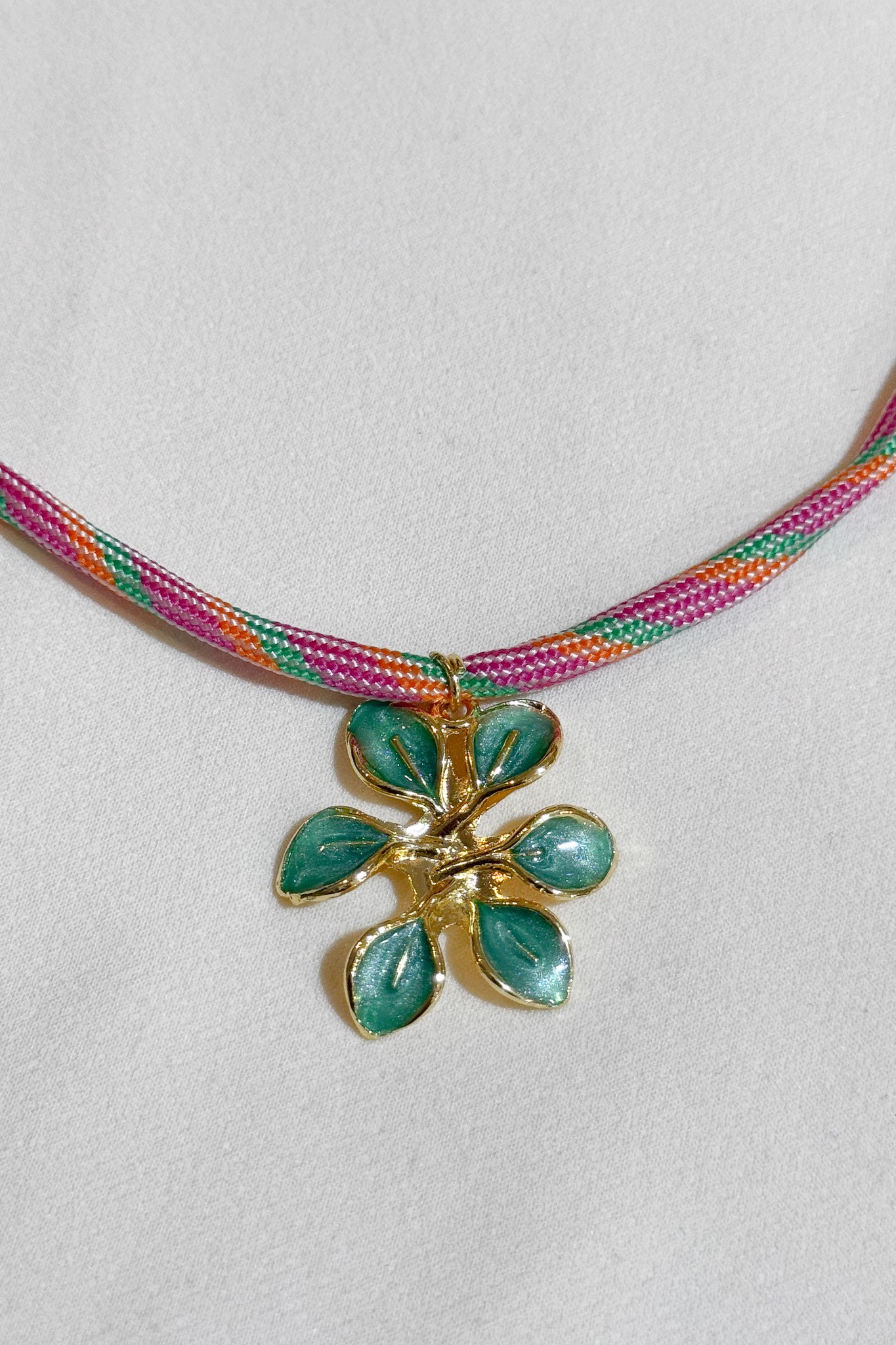 "Sun-Kissed Charms" Kolye