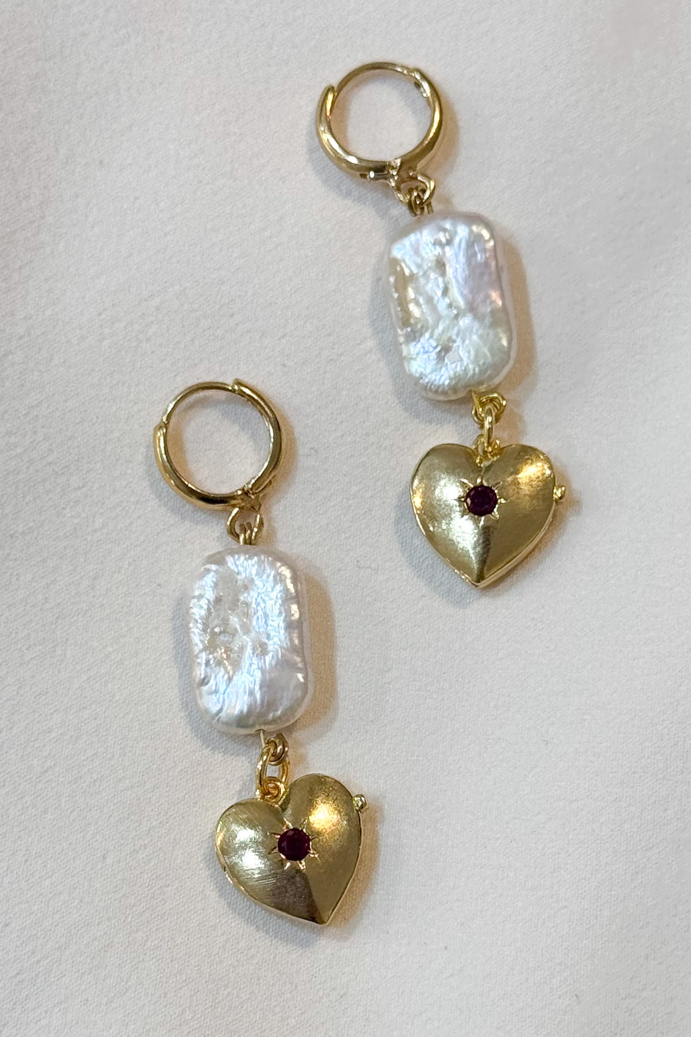 Gold Gerçek Mayorka İncili Kalpli Locket Küpe