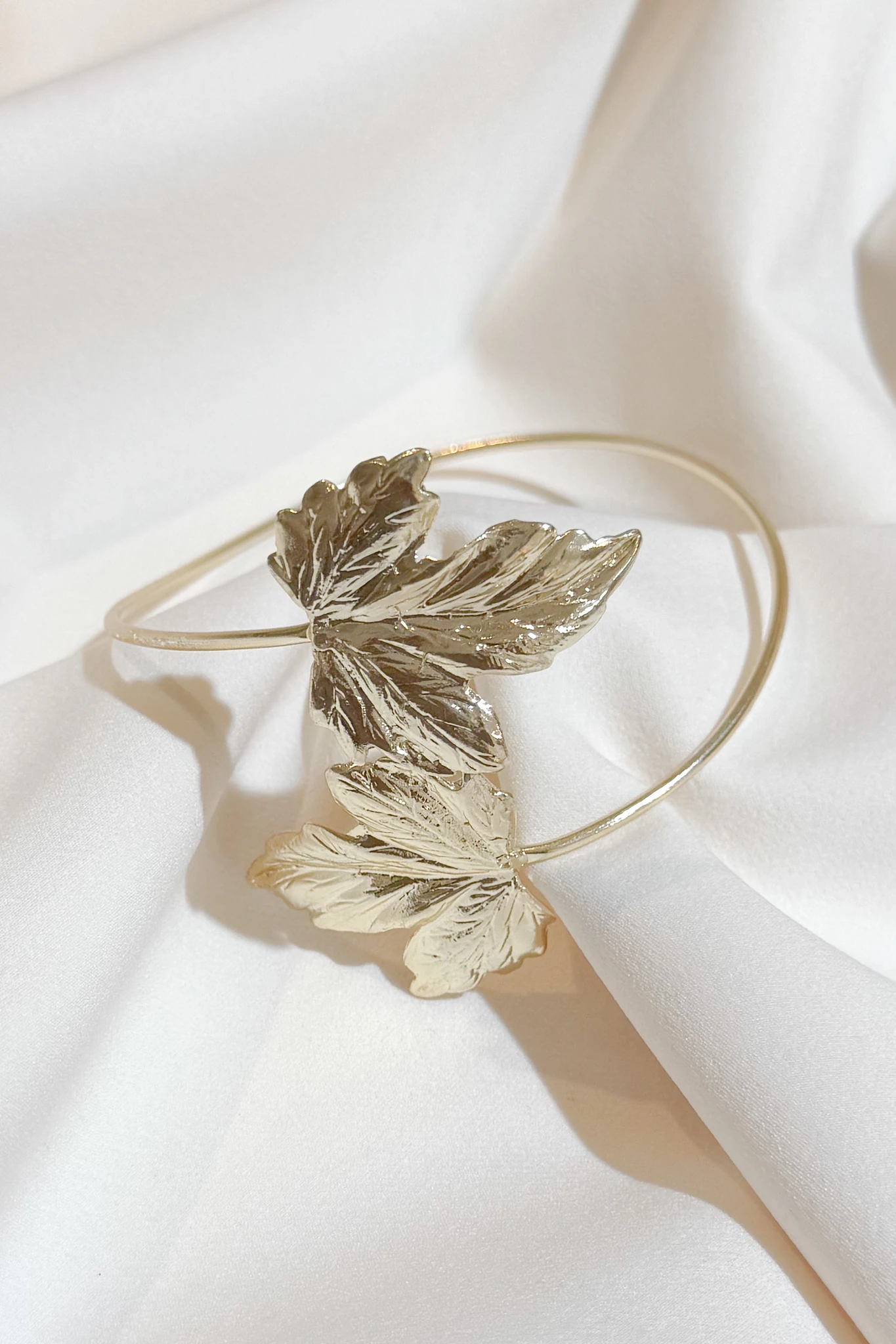 Altın Kaplama Yapraklı Pazı Bileklik