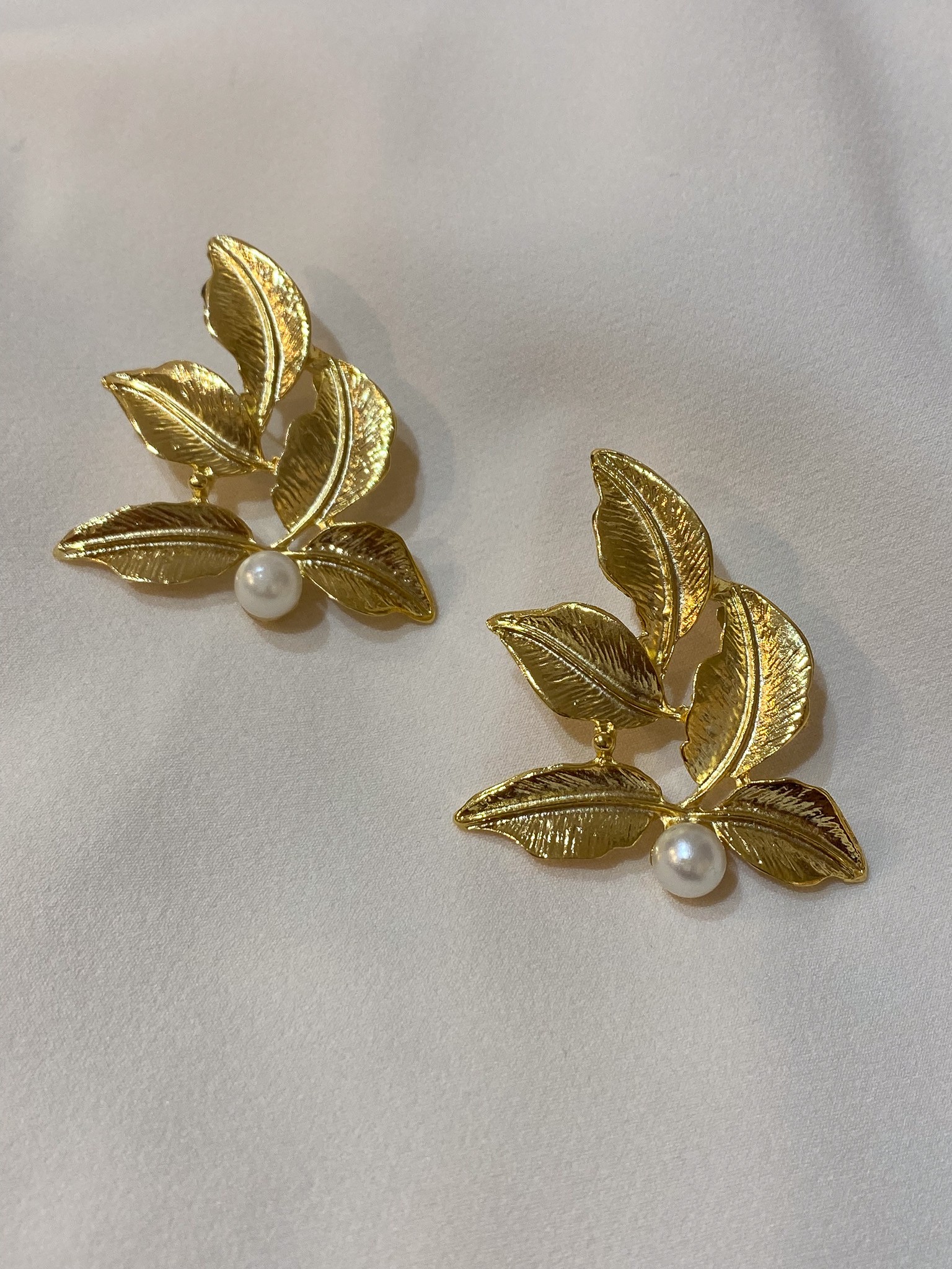 Helenistik Yaprak Detaylı Gold Küpe