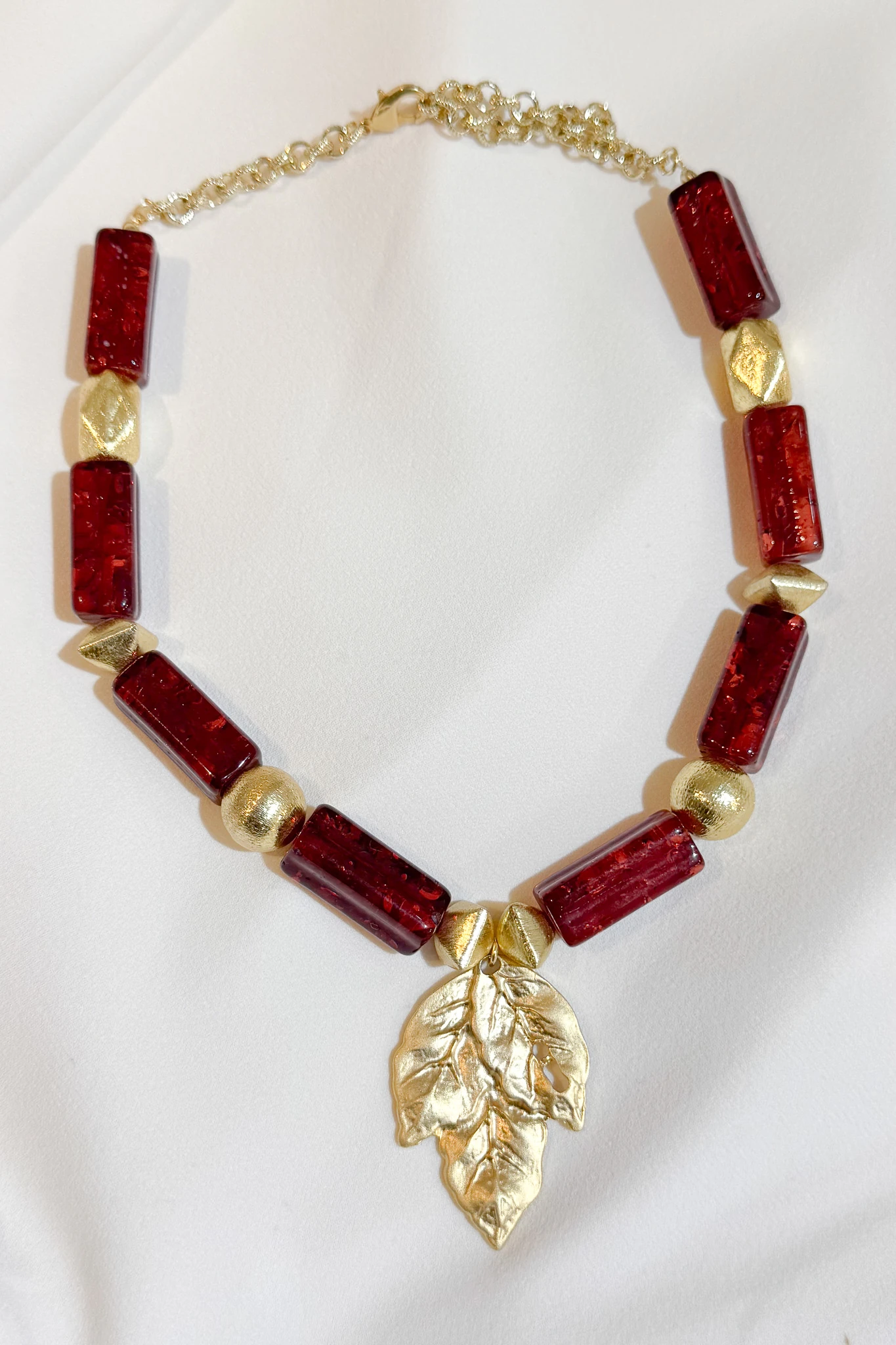 "Crimson Leaf" Kolye