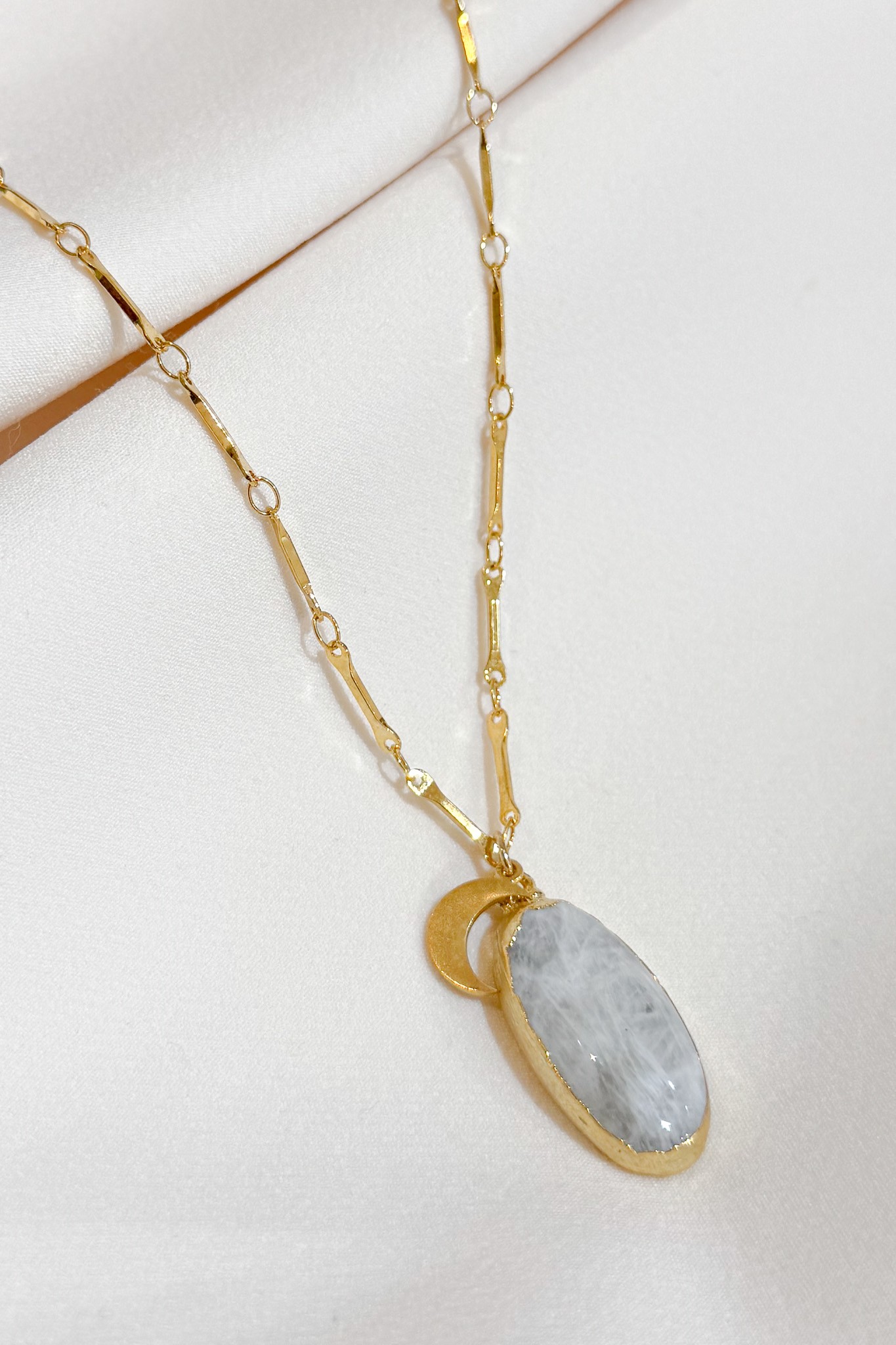 "La Lune" Aytaşı Kolye
