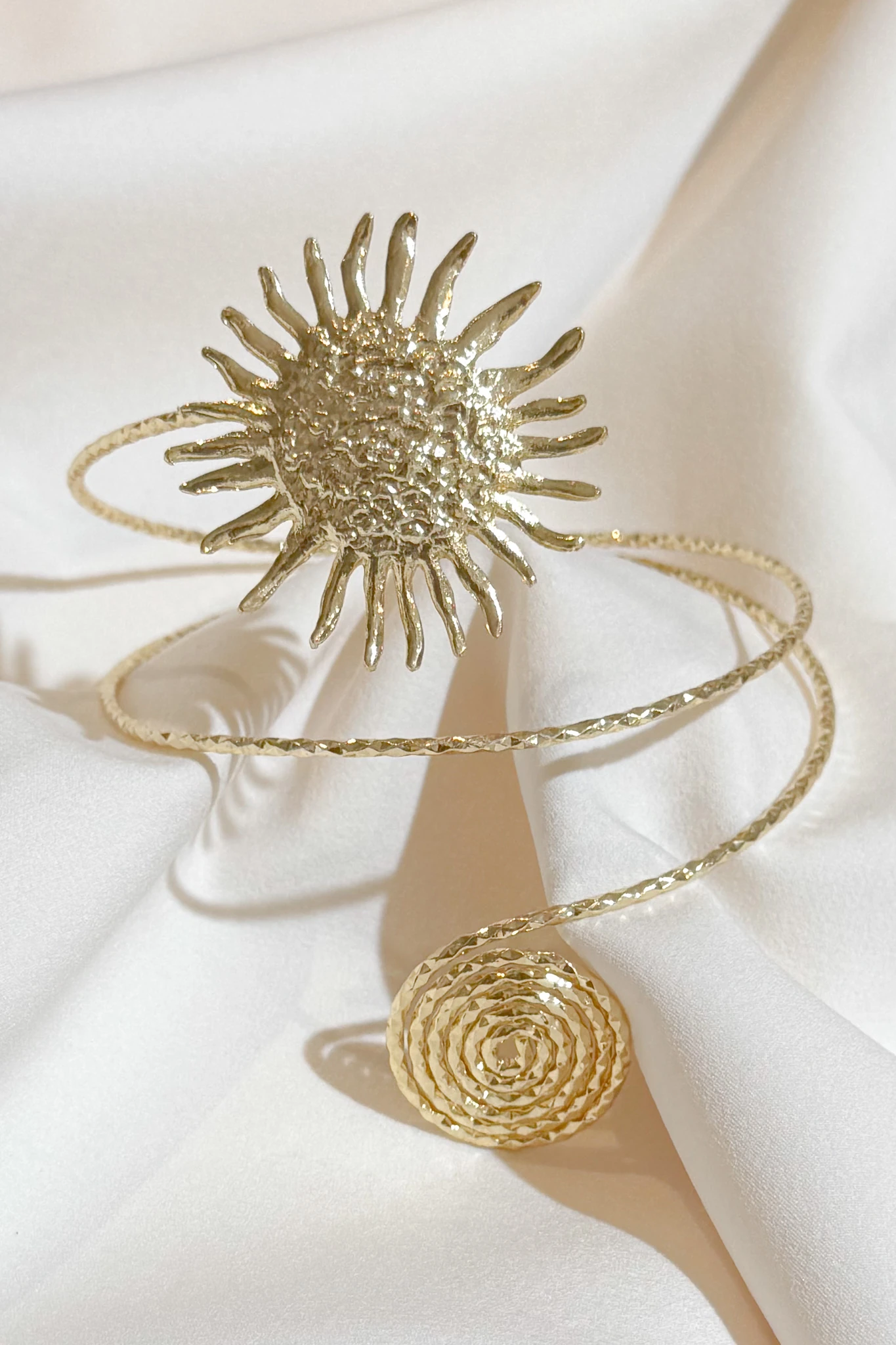 Altın Kaplama Güneşli Pazı Bileklik