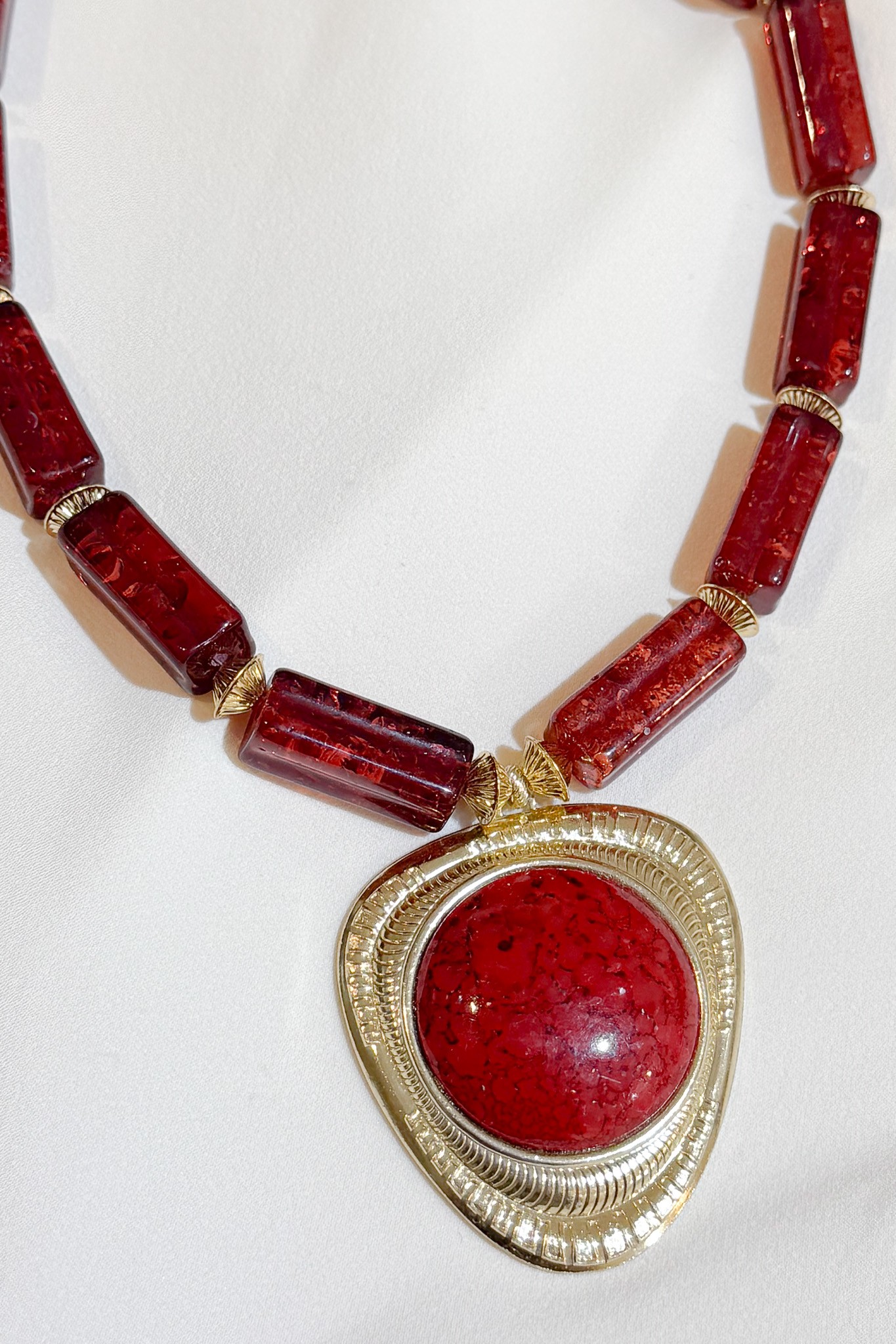 "Red Oracle" Kolye