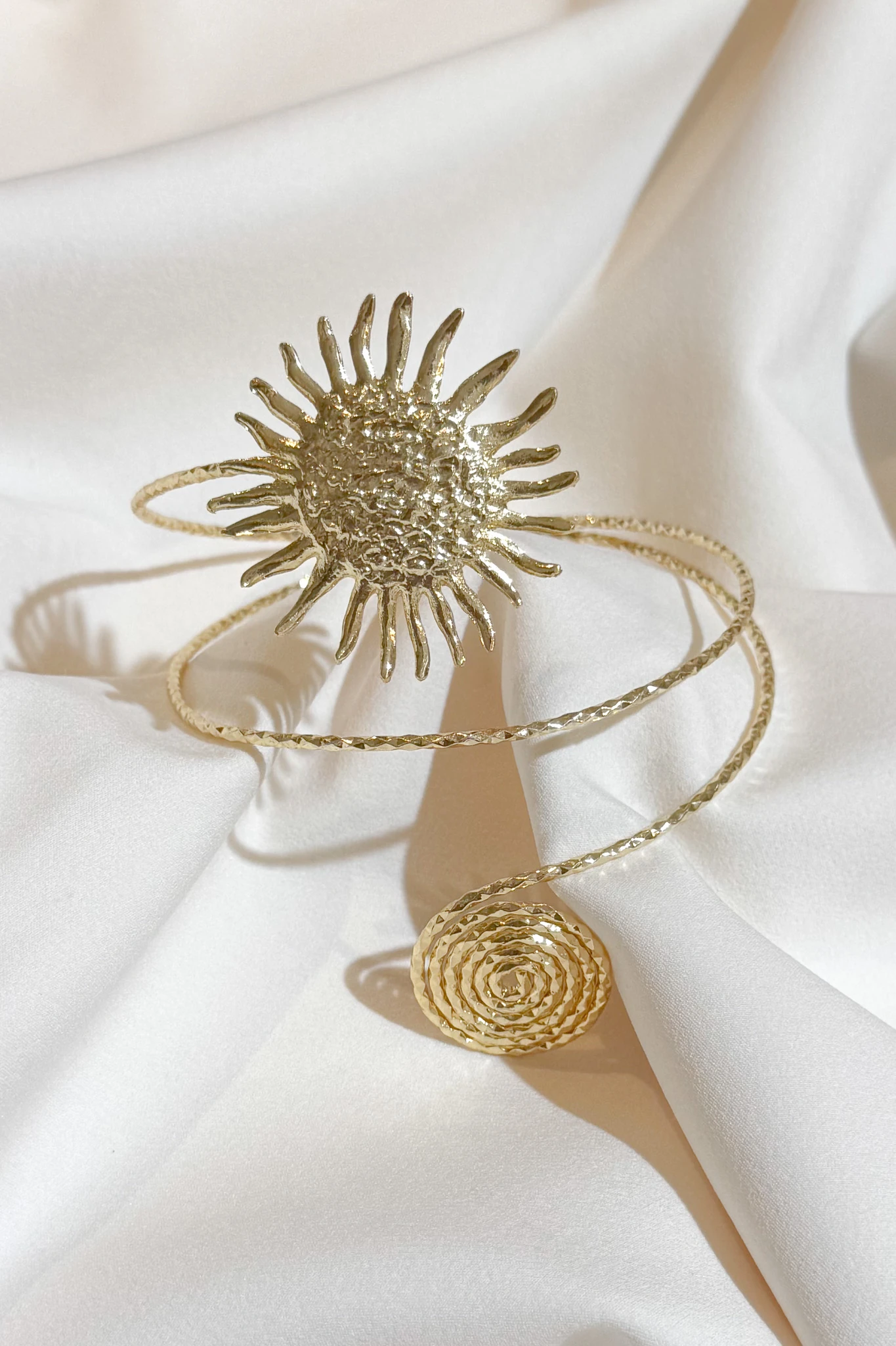 Altın Kaplama Güneşli Pazı Bileklik