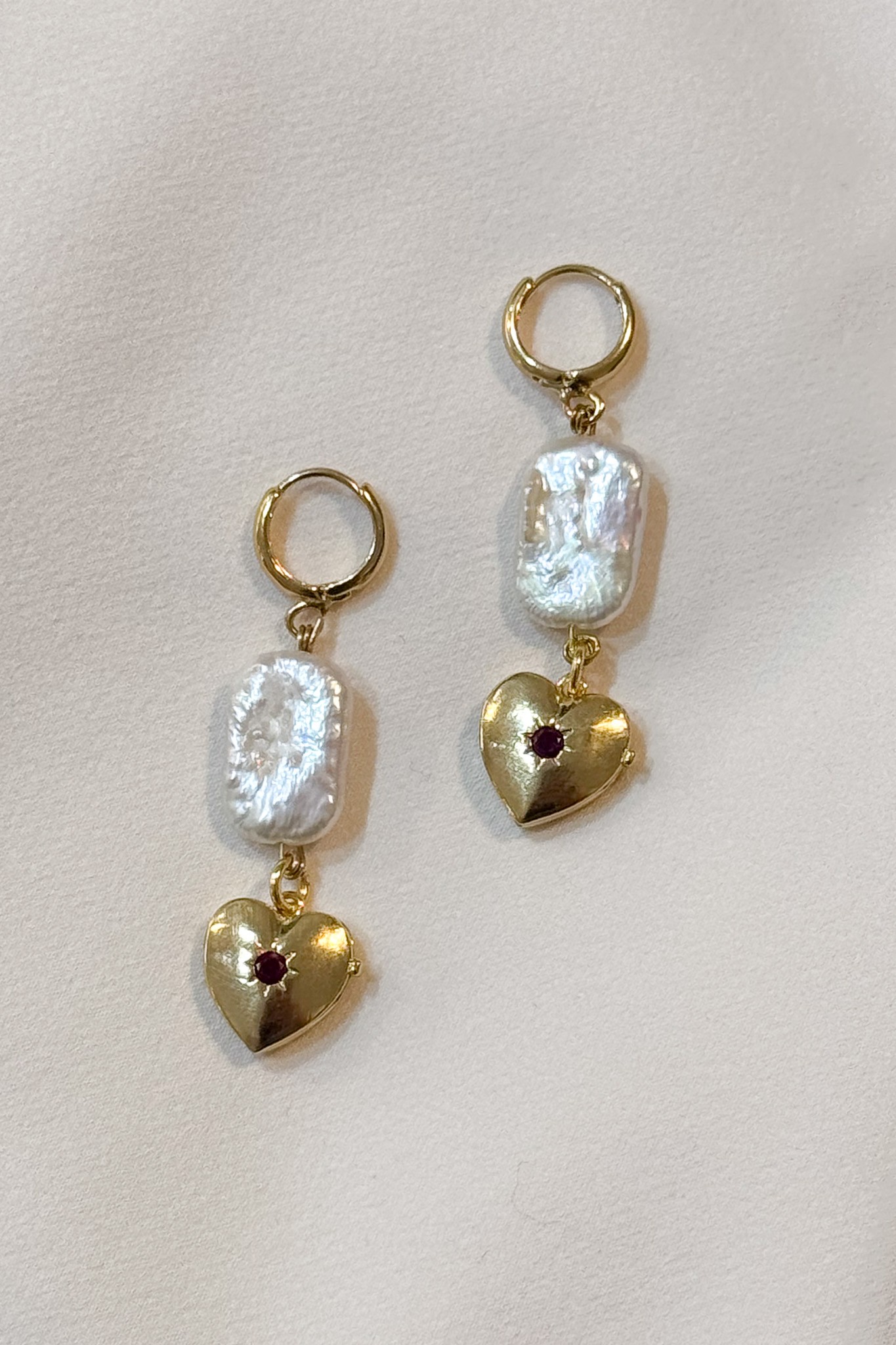 Gold Gerçek Mayorka İncili Kalpli Locket Küpe