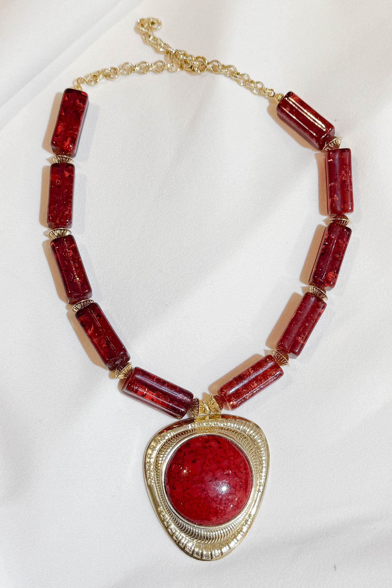 "Red Oracle" Kolye