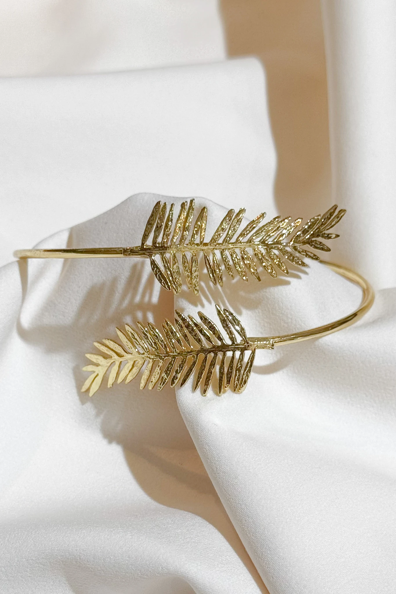 Altın Kaplama Yapraklı Pazı Bileklik