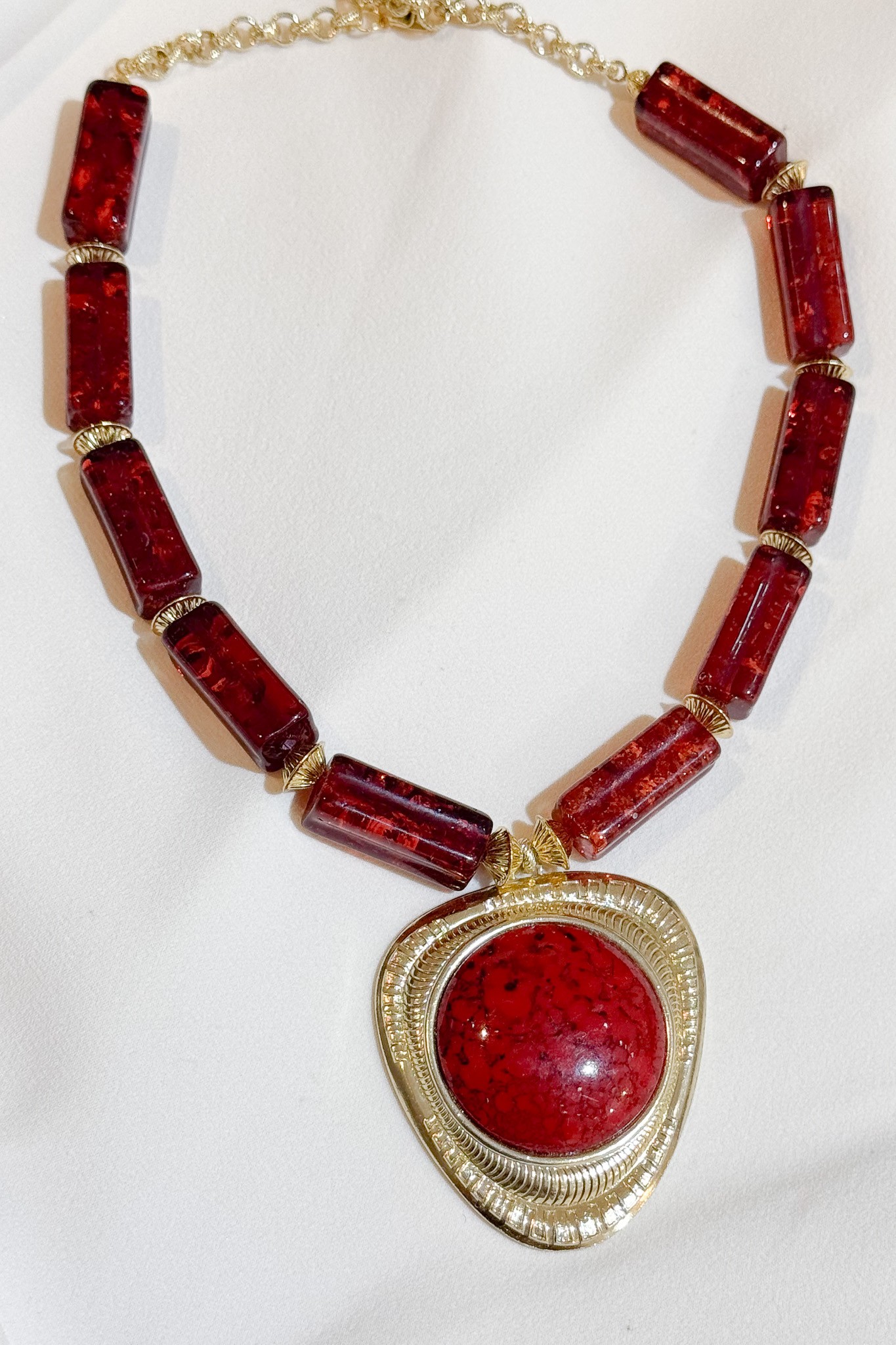 "Red Oracle" Kolye