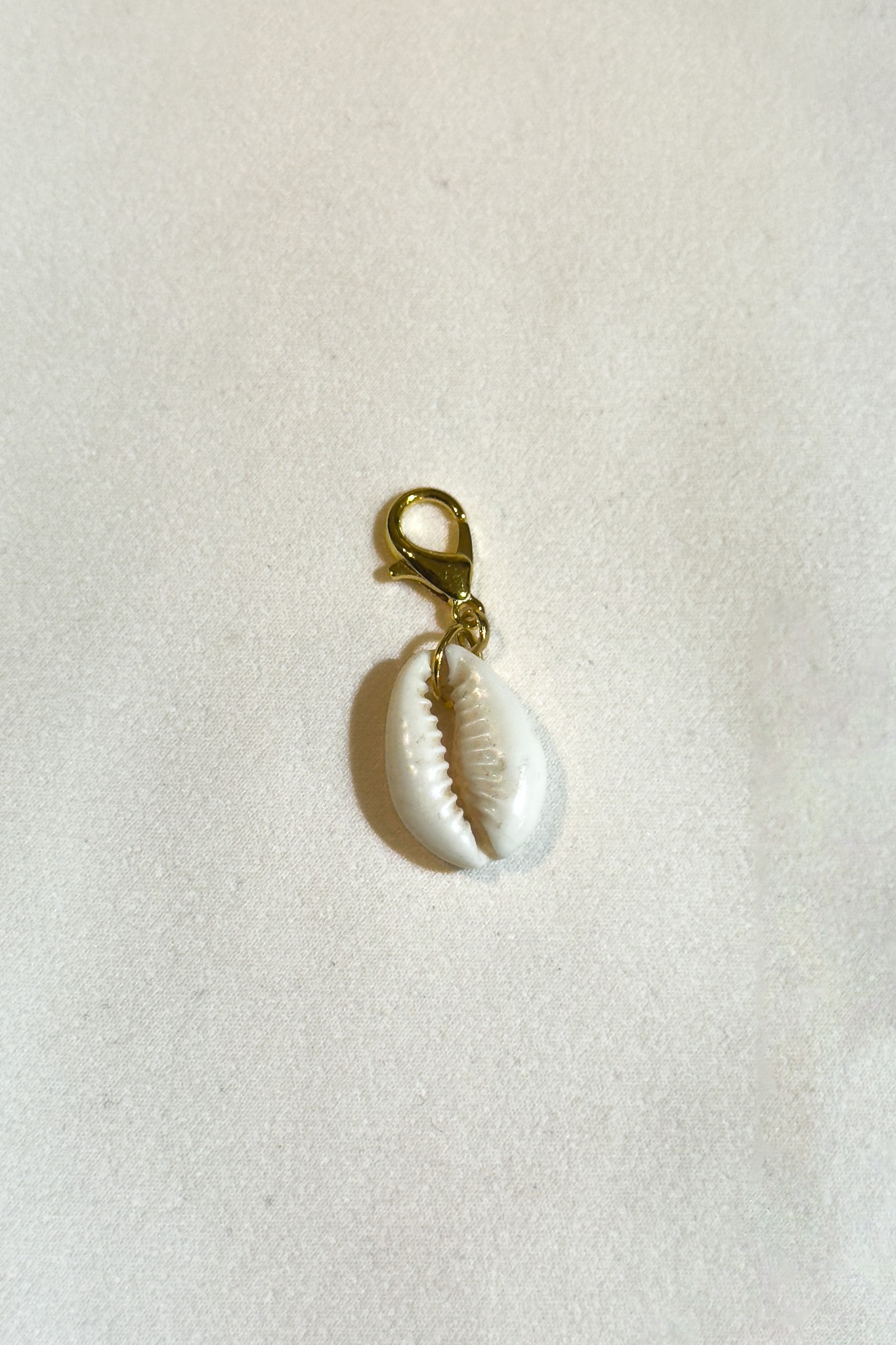 İstiridye Charm