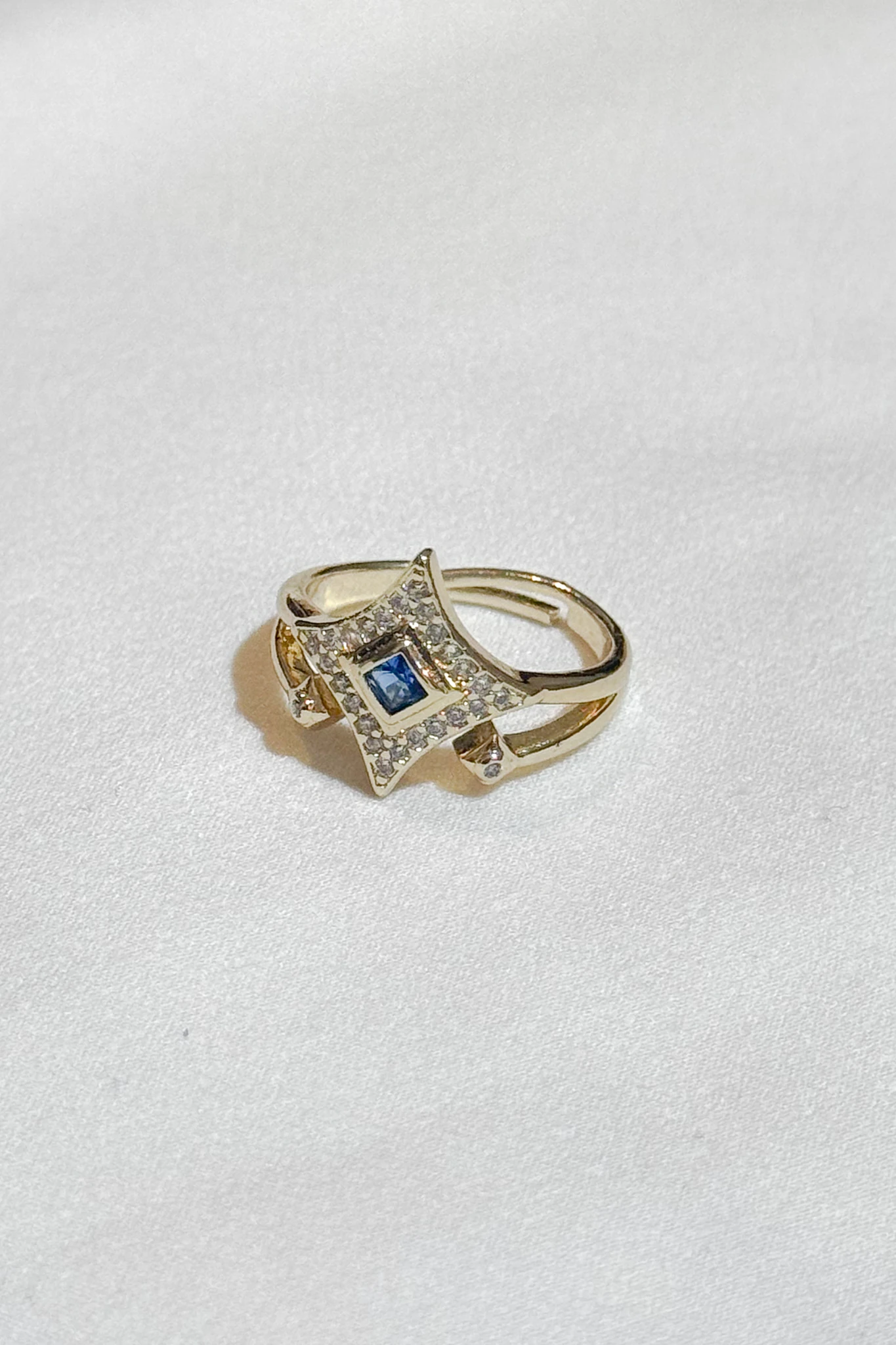 "Blue Empress" Yüzük