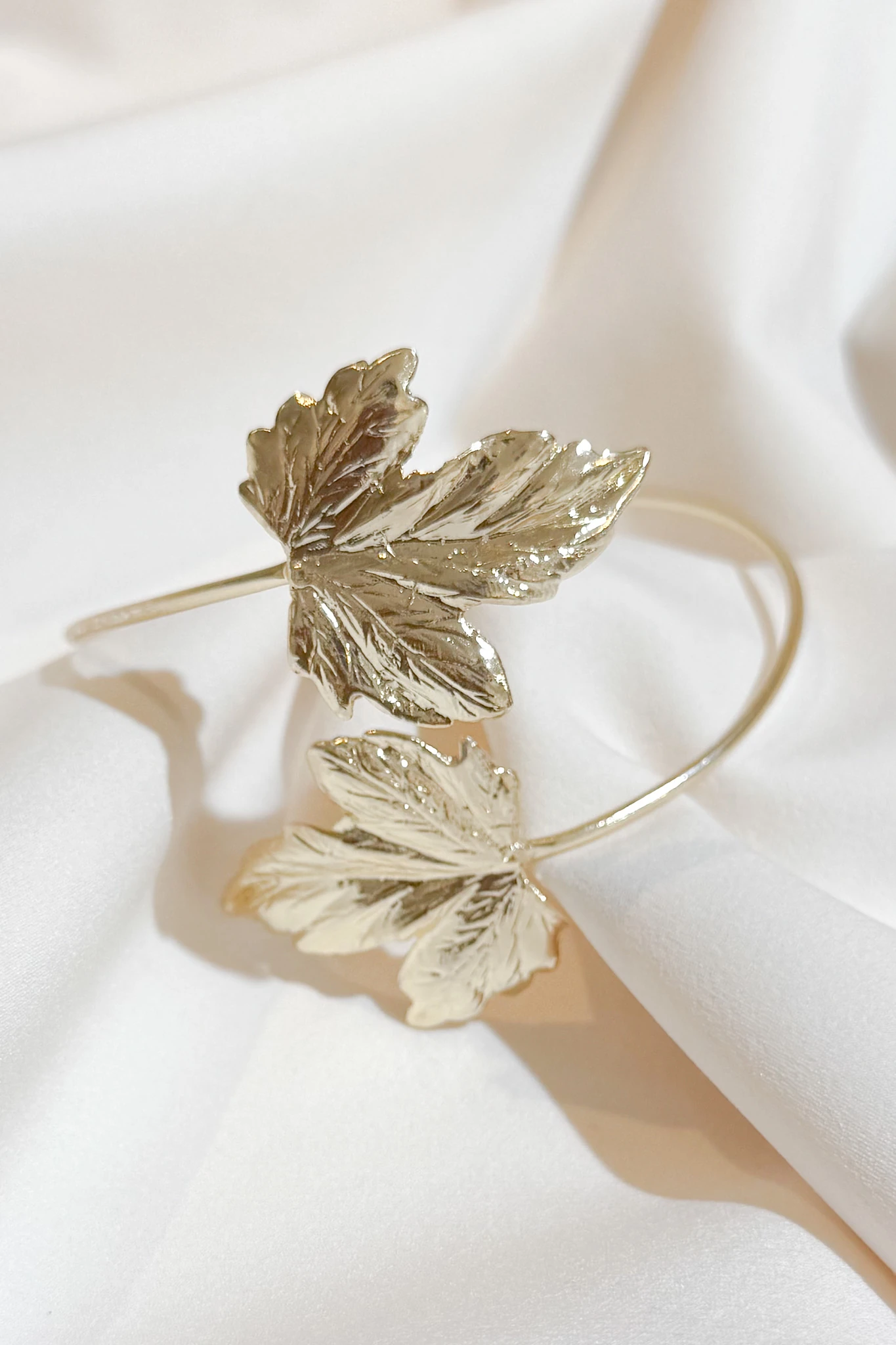 Altın Kaplama Yapraklı Pazı Bileklik