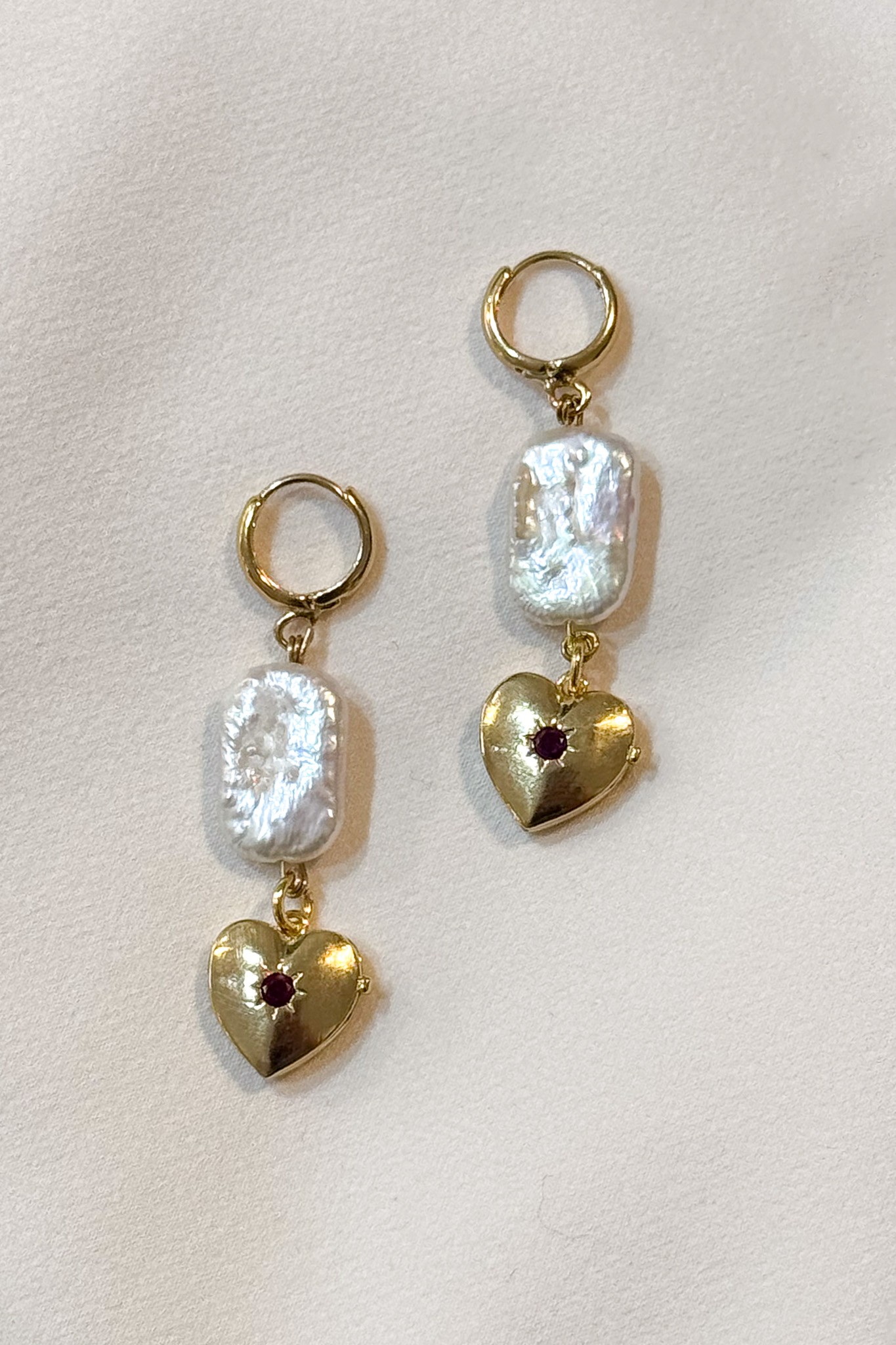 Gold Gerçek Mayorka İncili Kalpli Locket Küpe