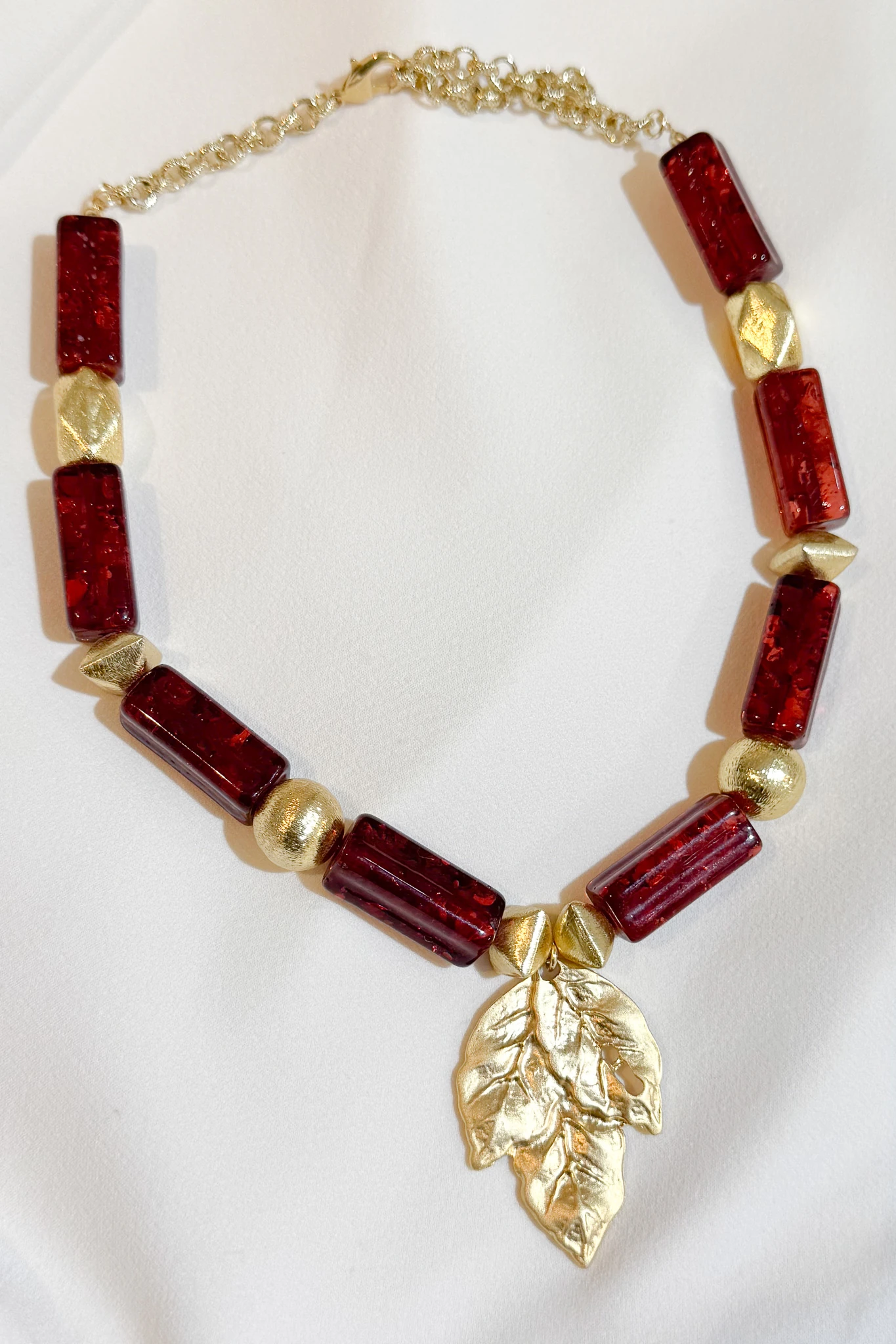 "Crimson Leaf" Kolye