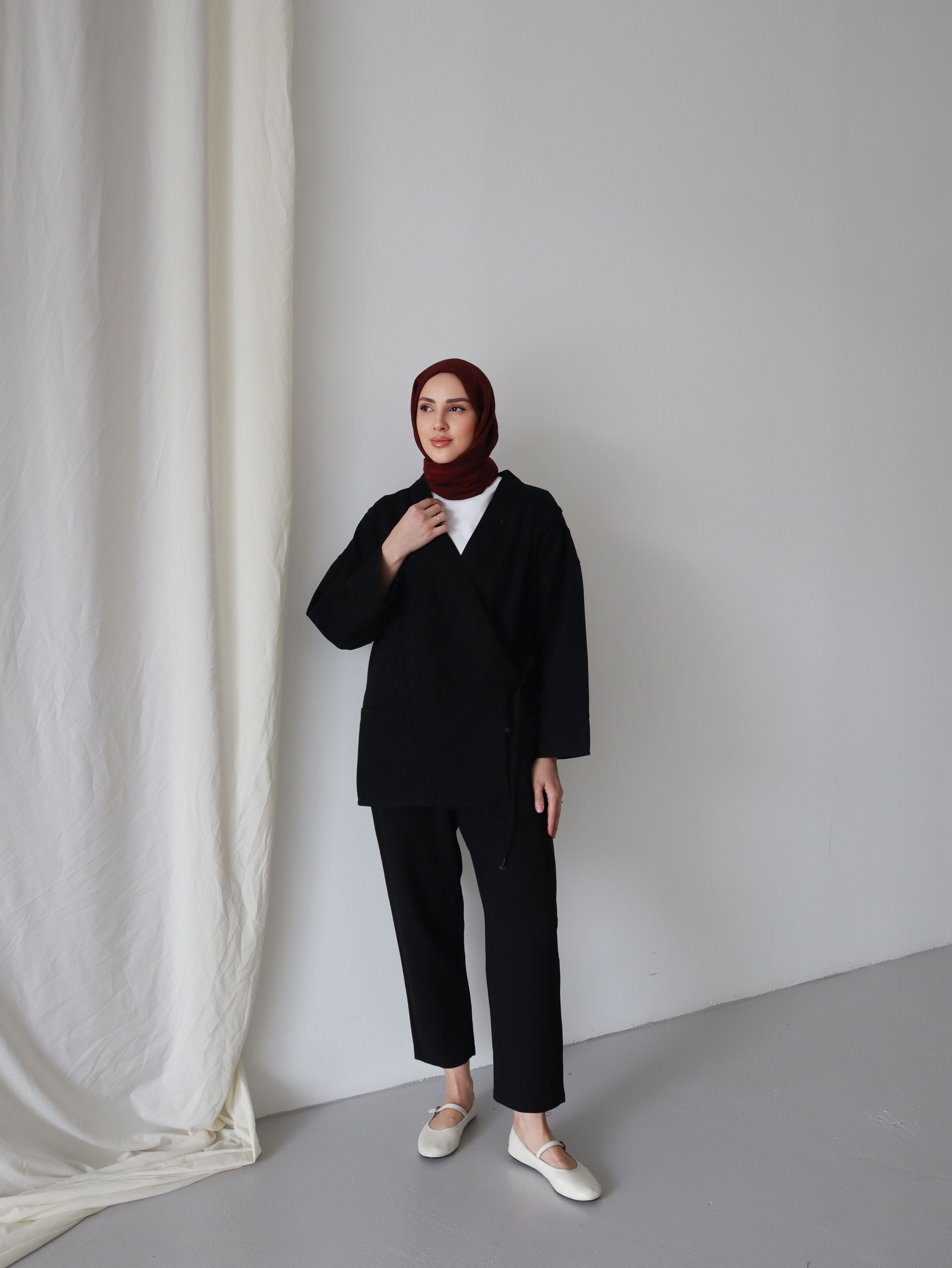 Beli Bağlamalı Siyah Tesettür Kot Ceket 