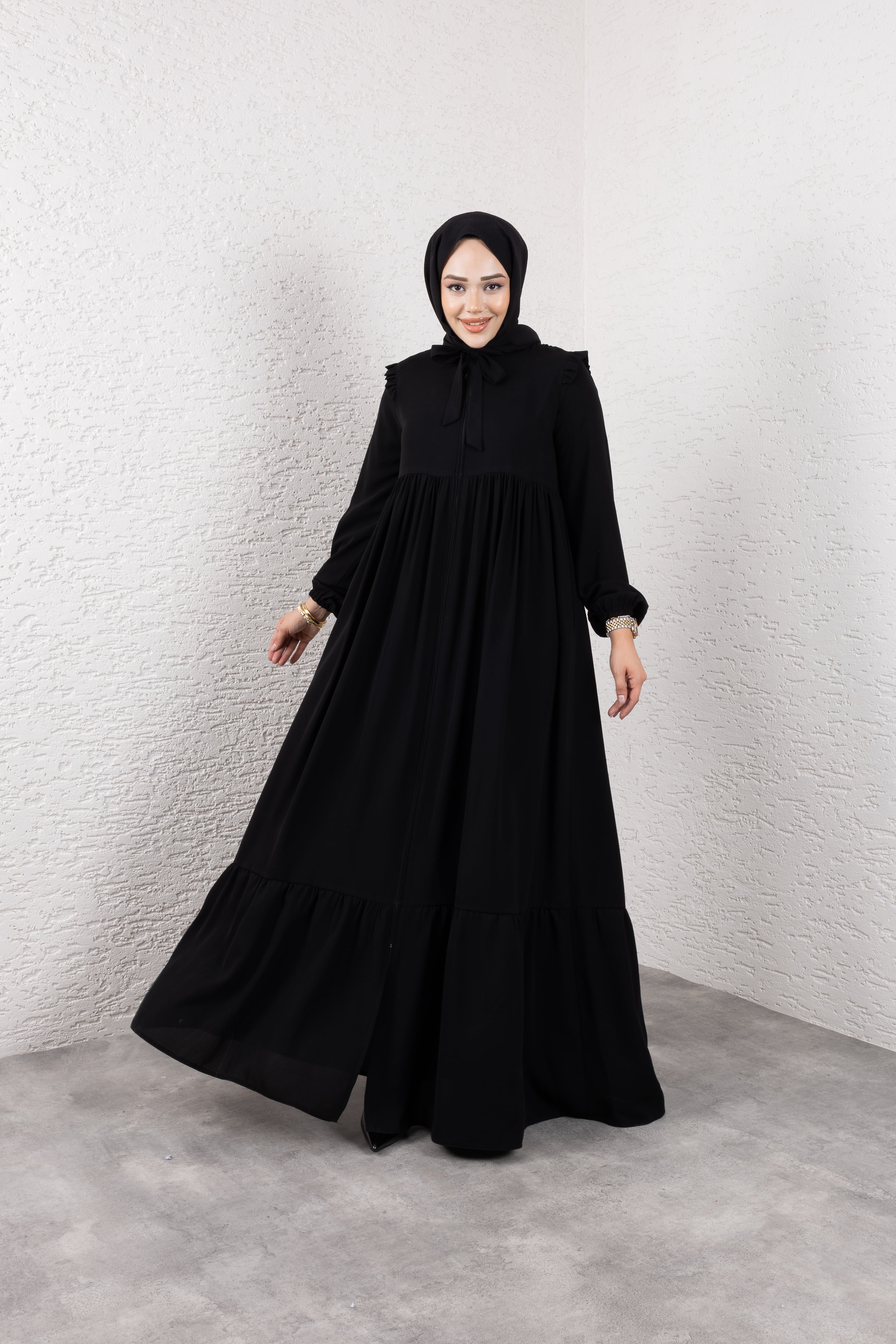 Omuzunu Fırfırlı Ferace