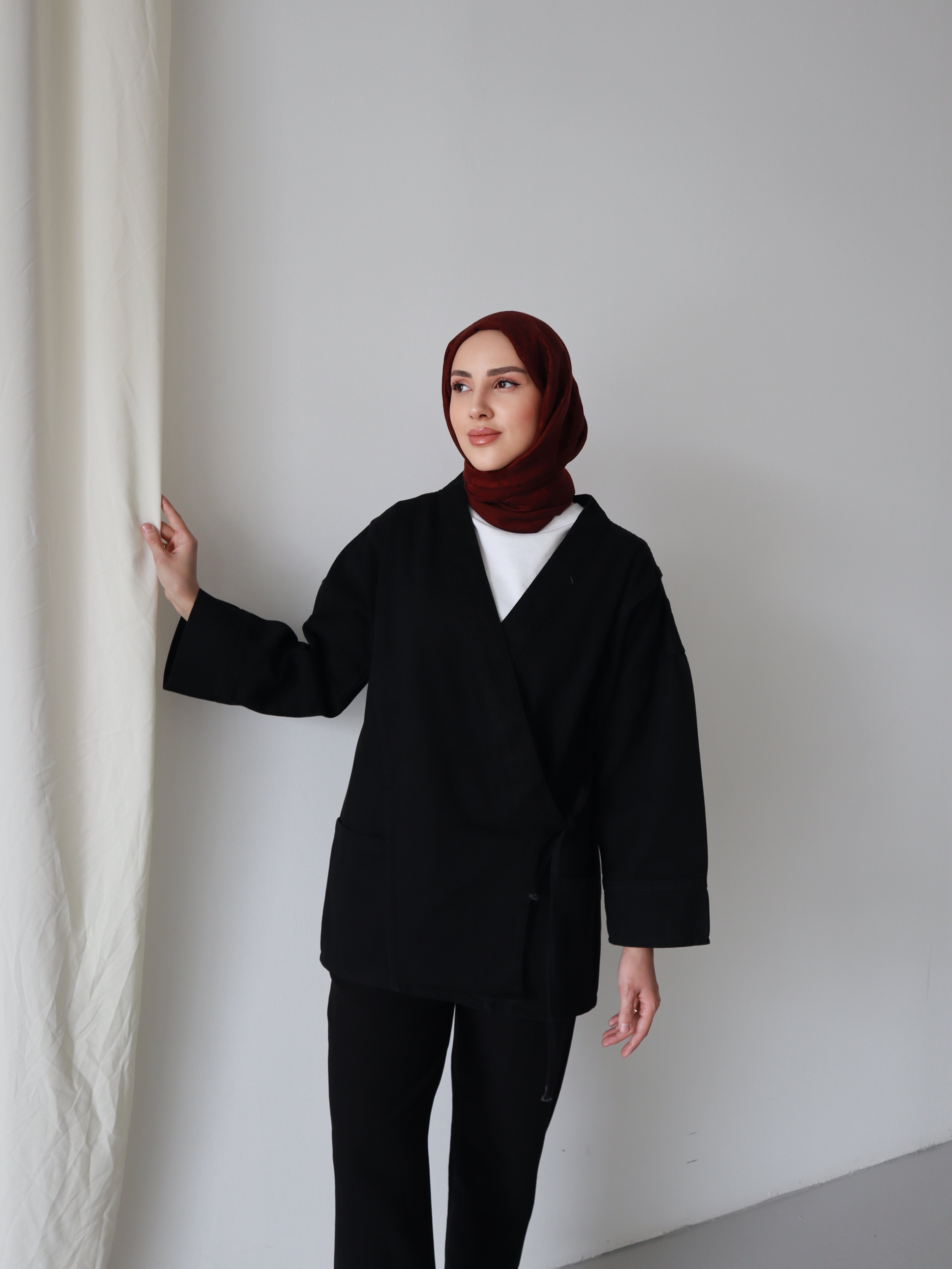 Beli Bağlamalı Siyah Tesettür Kot Ceket  - Siyah