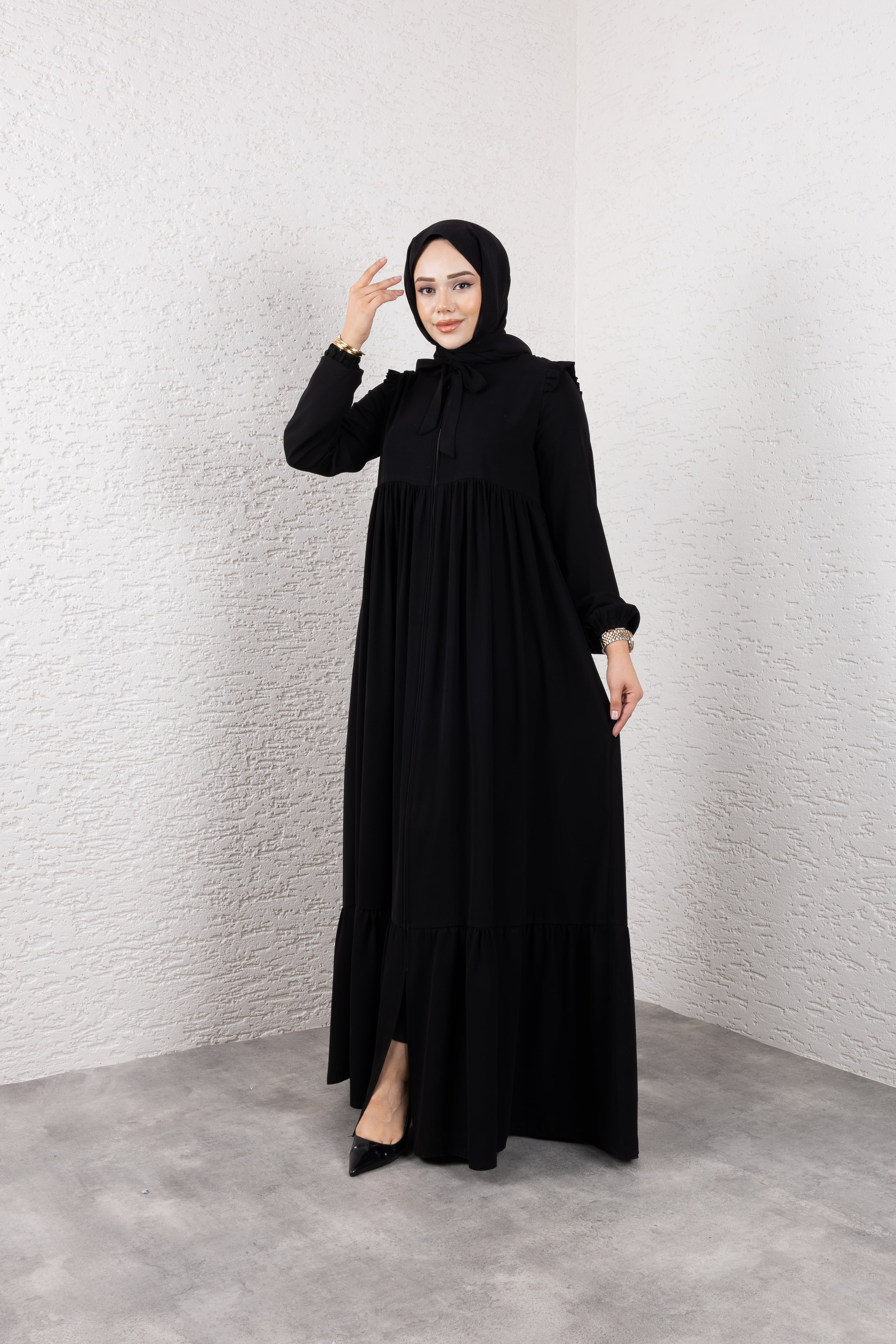 Omuzunu Fırfırlı Ferace