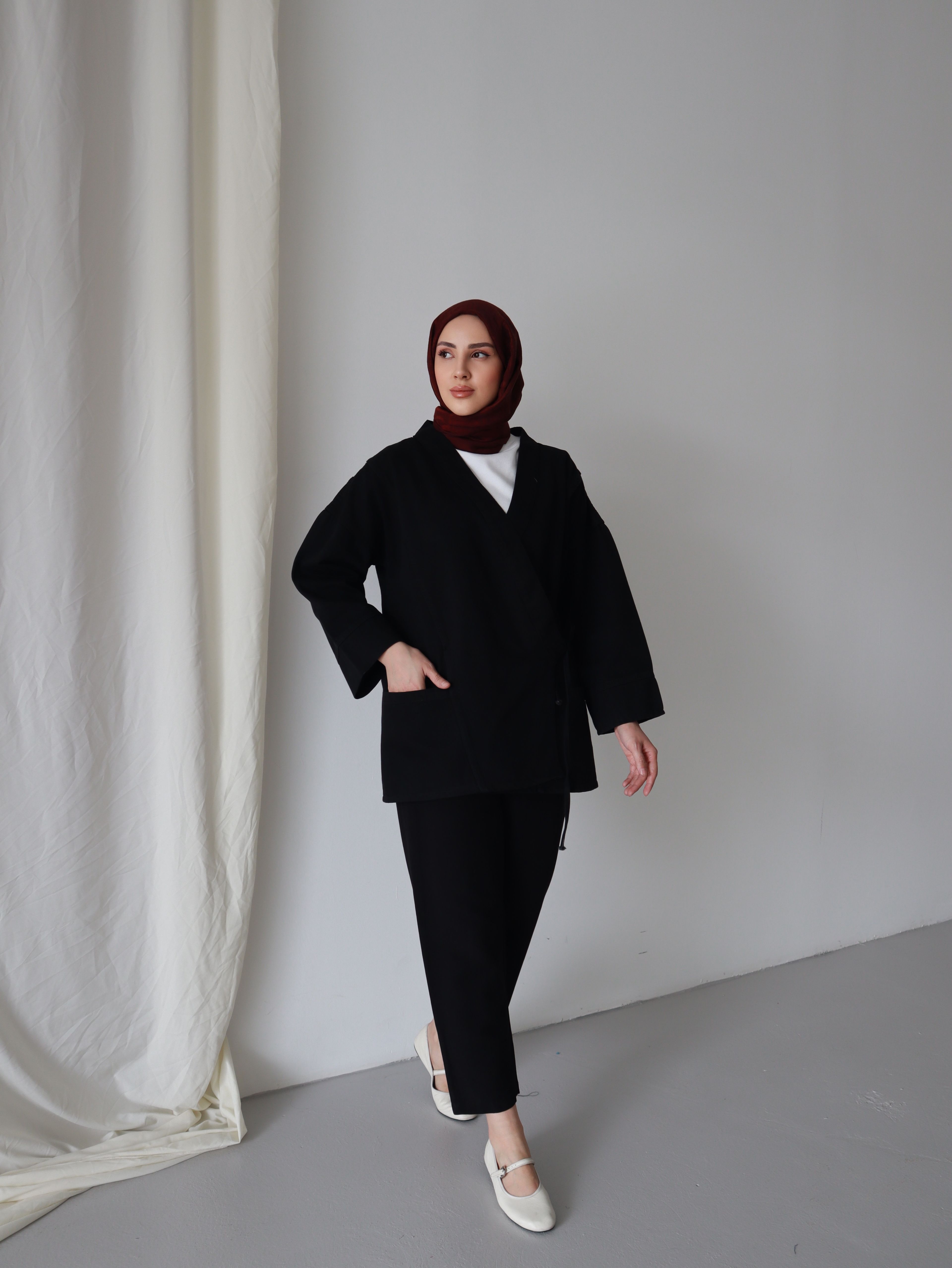 Beli Bağlamalı Siyah Tesettür Kot Ceket 