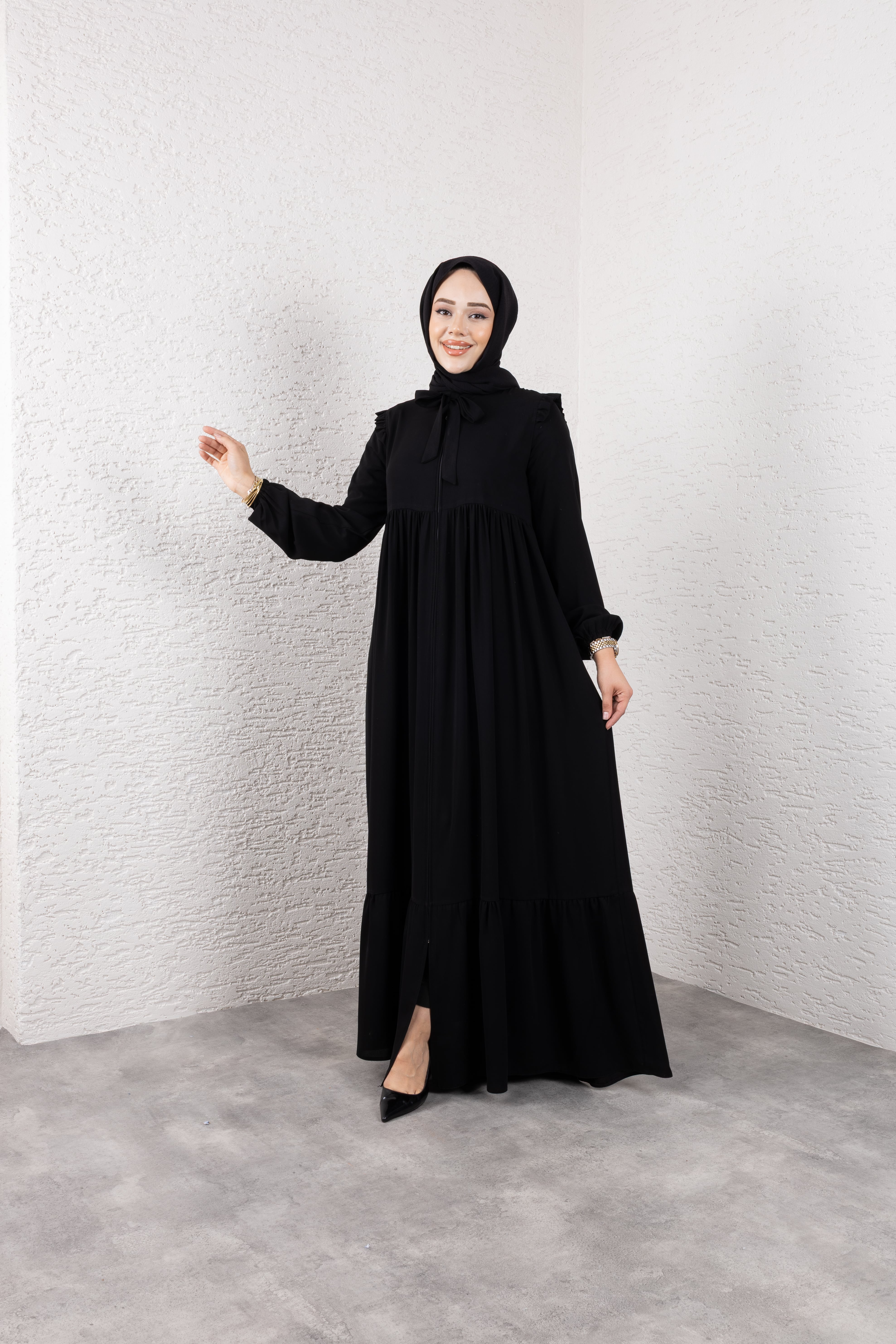 Omuzunu Fırfırlı Ferace